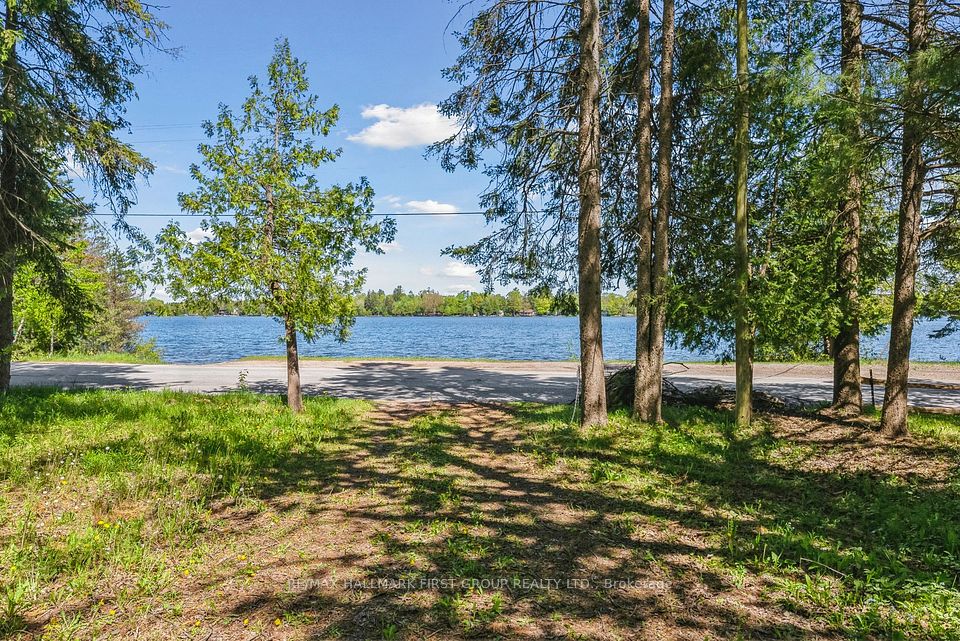 3070 Sparrow Lake