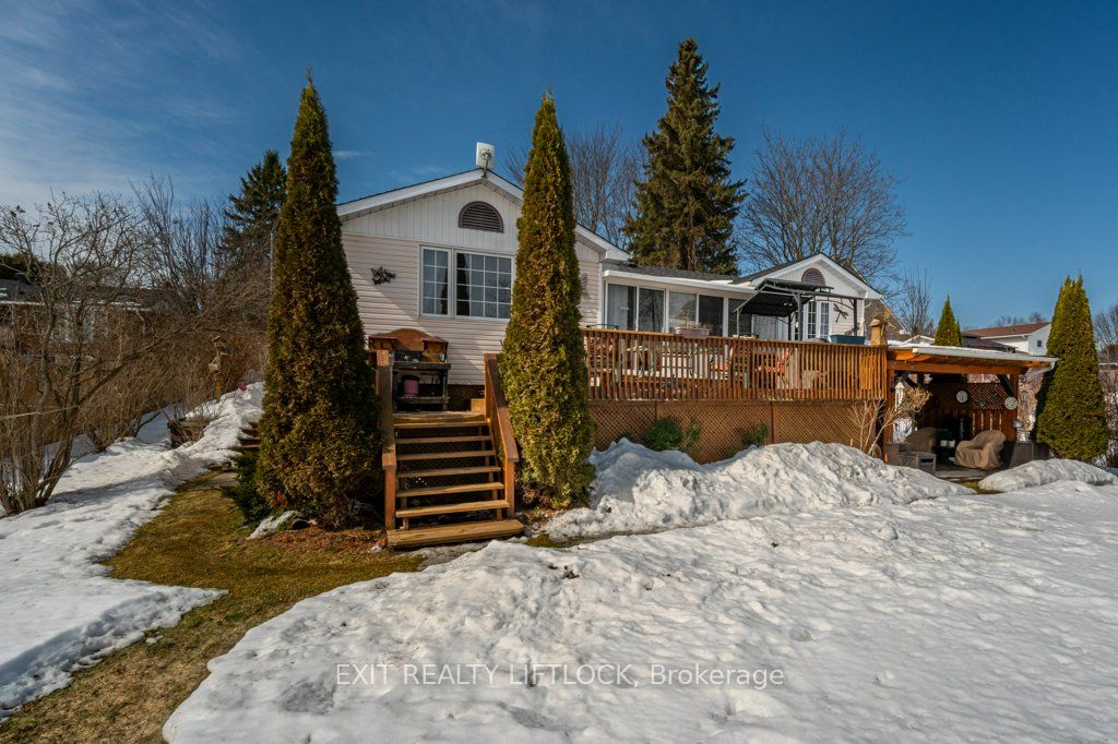 6 Lawrence Street, Smith-Ennismore-Lakefield, ON K9J 6X3