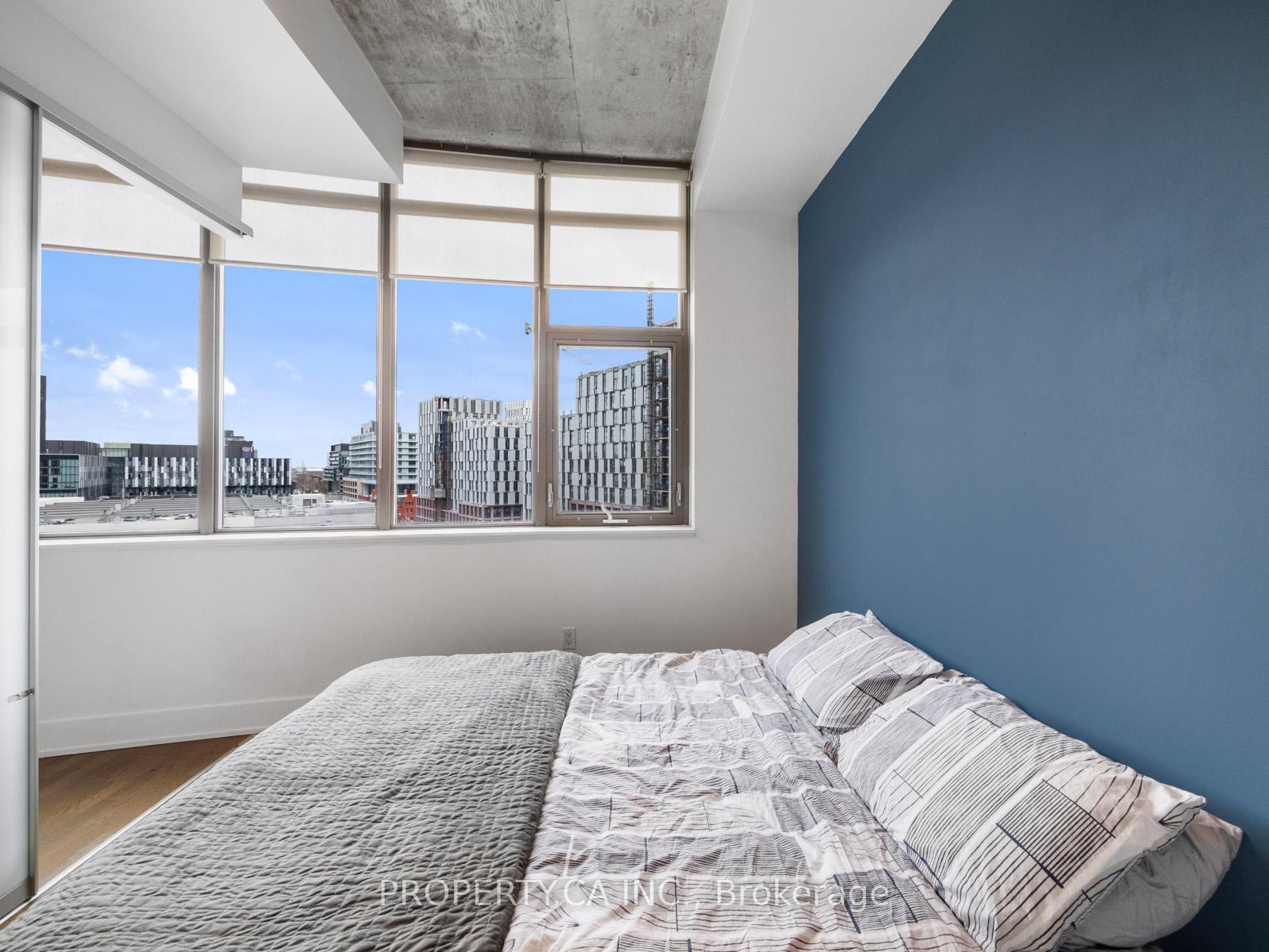 2 Bedrooms Condo at 90 Trinity,  Toronto For sale