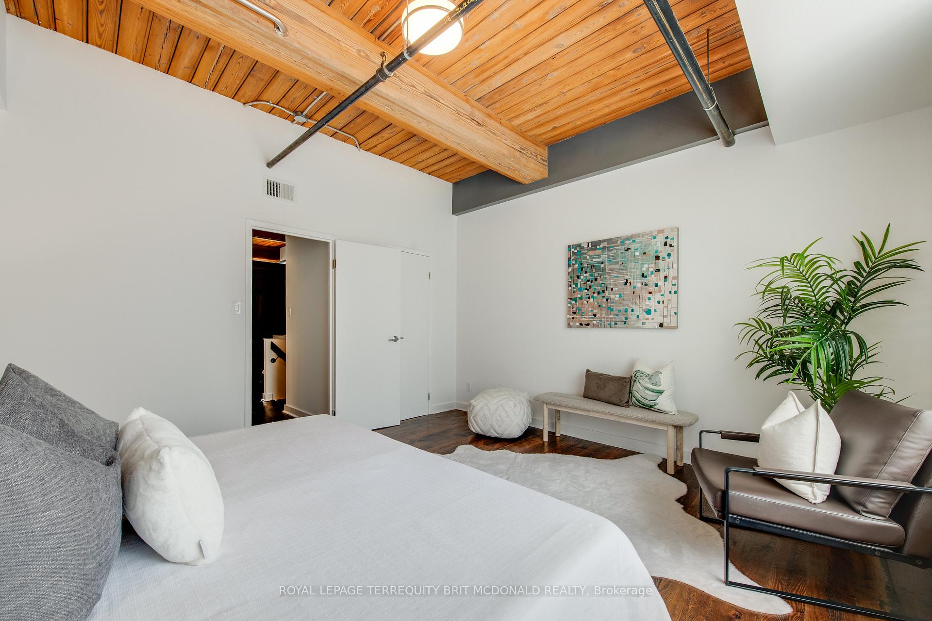 2 Bedrooms Condo at 436 Wellington, Toronto For sale