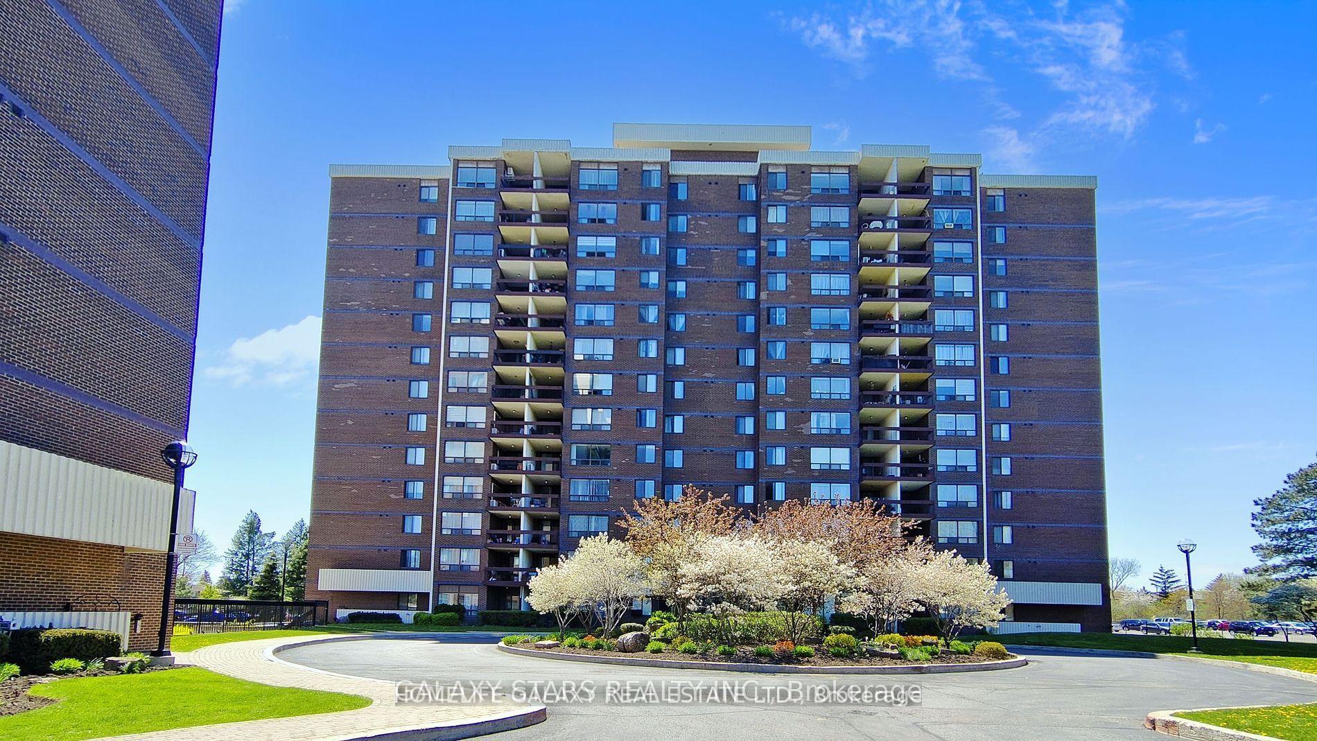 3 Bedrooms Condo at 2556 Argyle, Mississauga For sale
