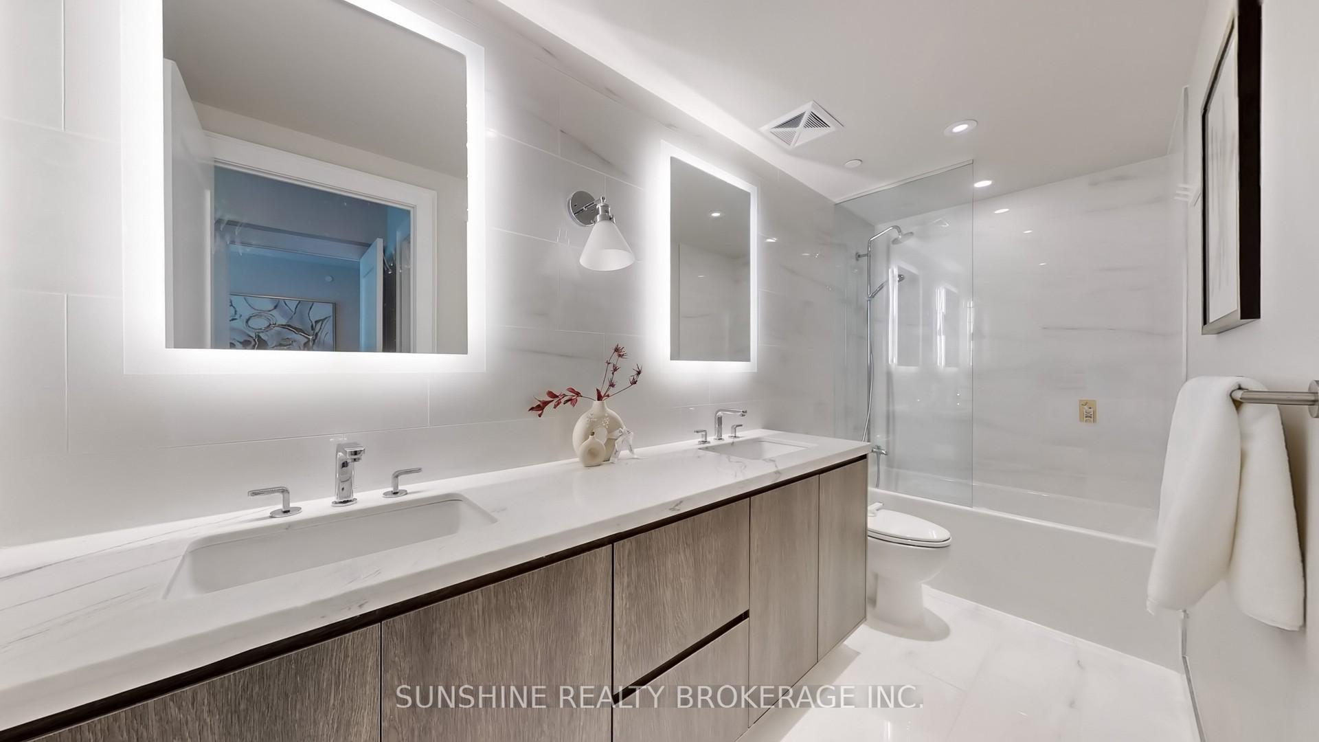 3 Bedrooms Condo at 118 Merchants’ Wharf, Toronto For sale