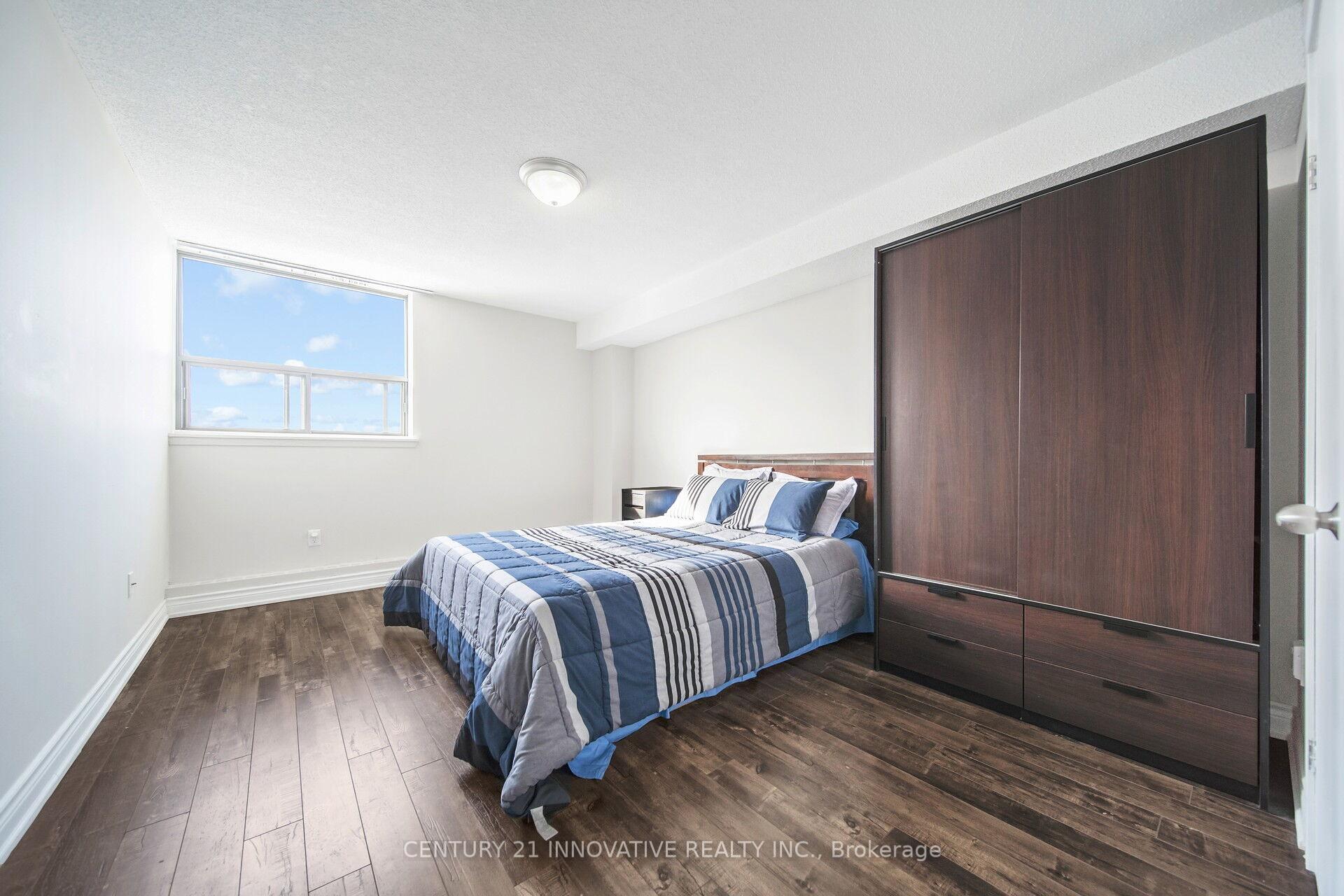 2 Bedrooms Condo at 100 Wingarden, Toronto For sale