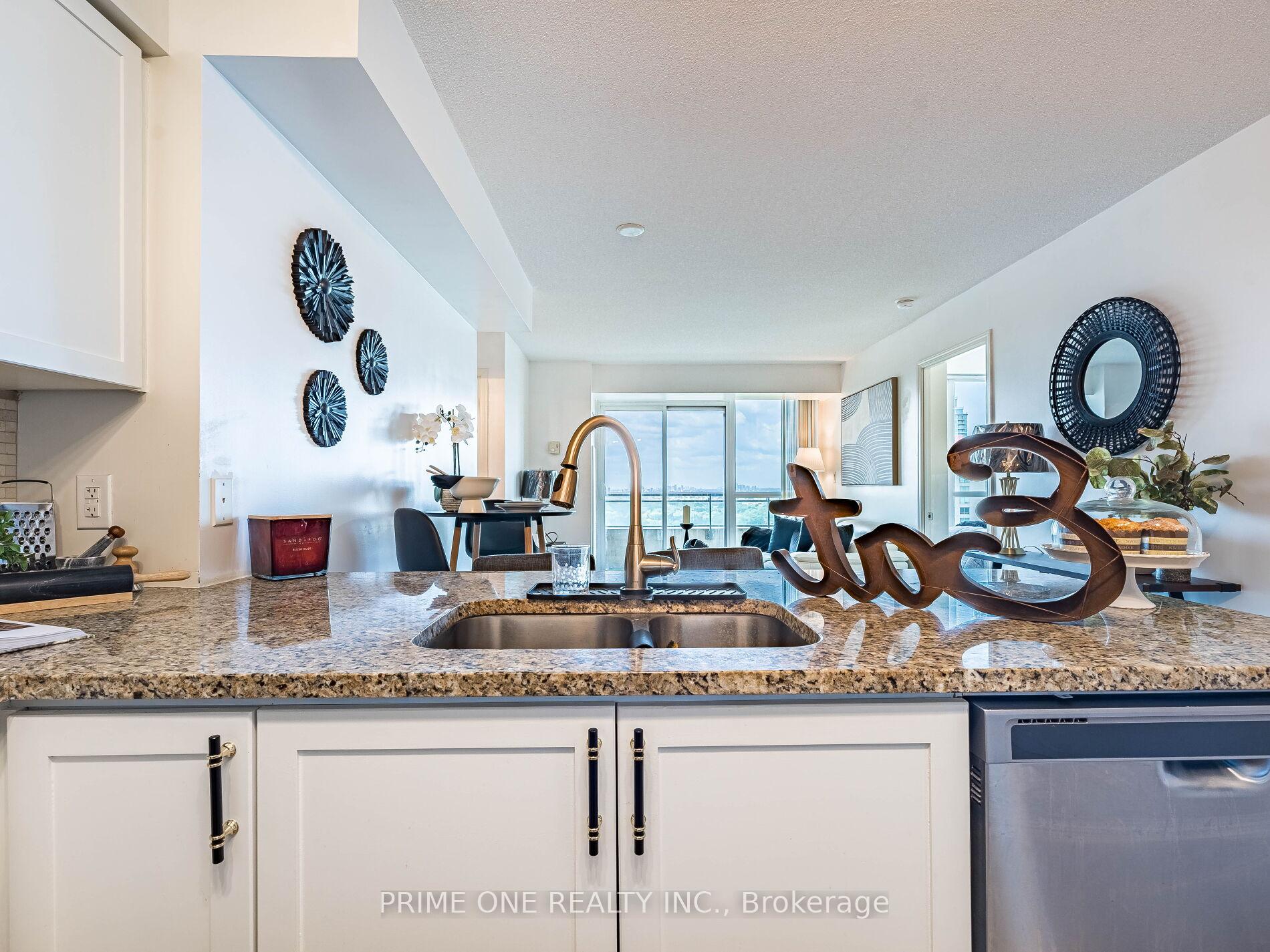 2 Bedrooms Condo at 88 Grangeway, Toronto For sale