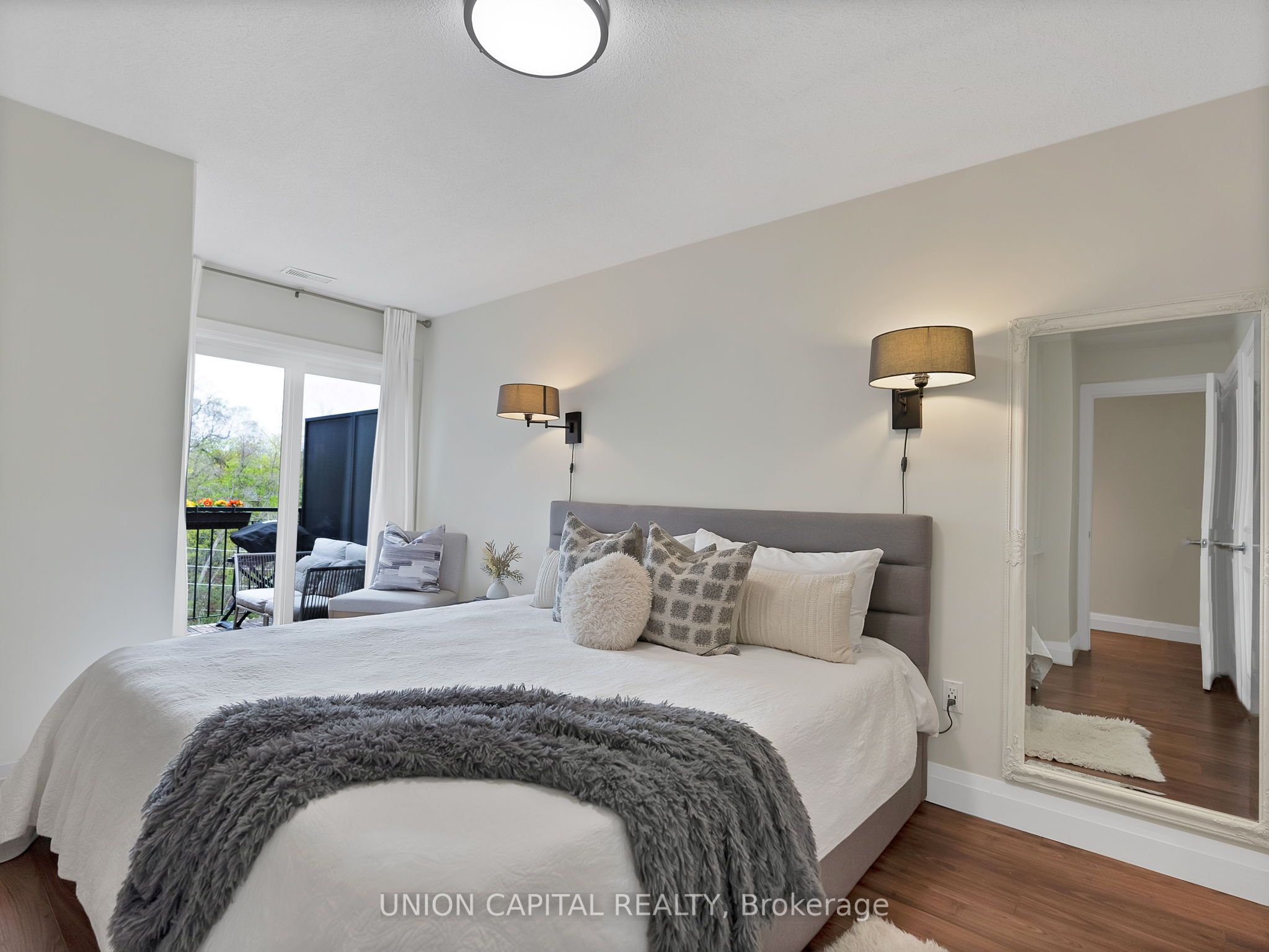 72 Aerodrome Crescent, #302
