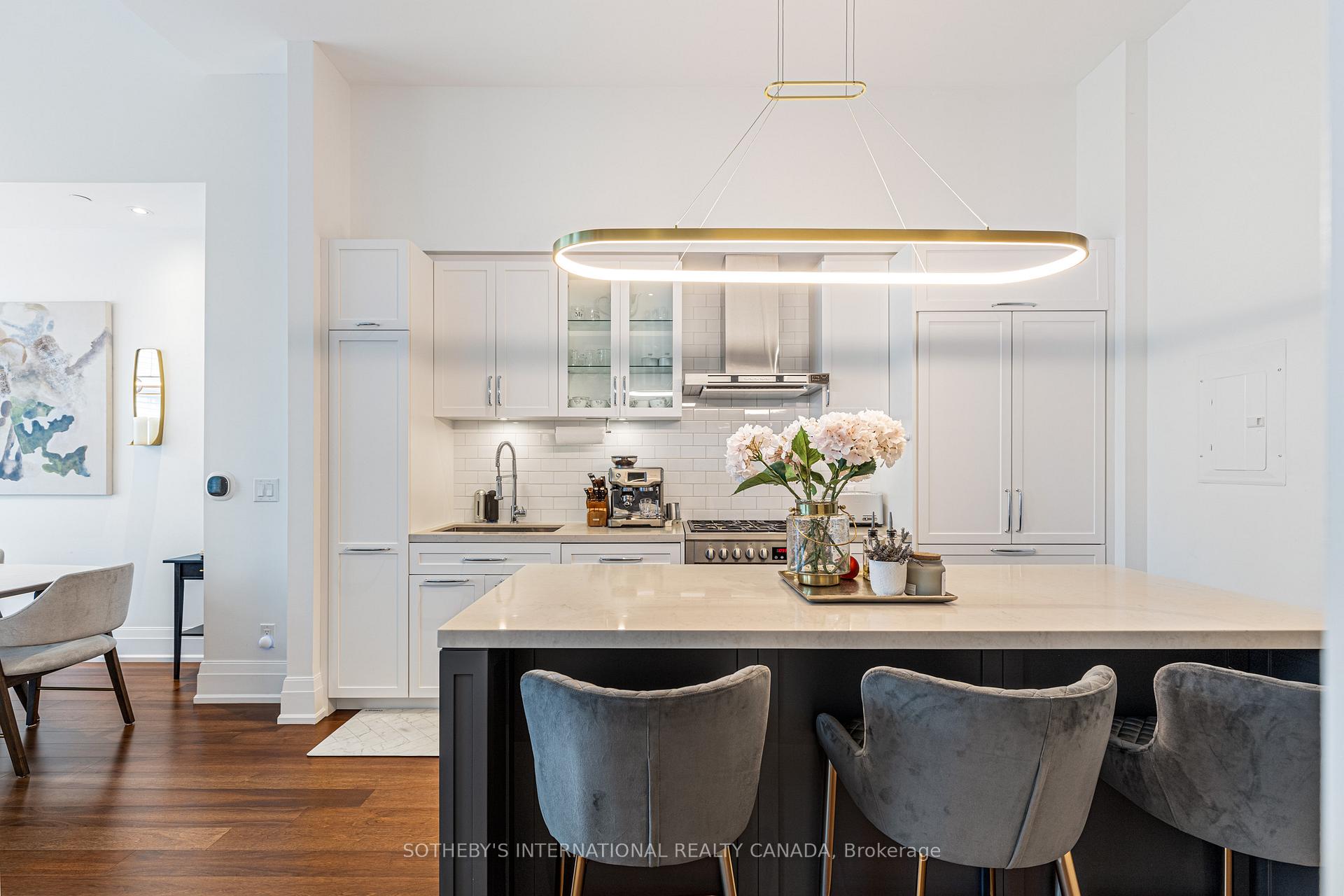 4 Bedrooms Condo at 25 Malcolm, Toronto For sale