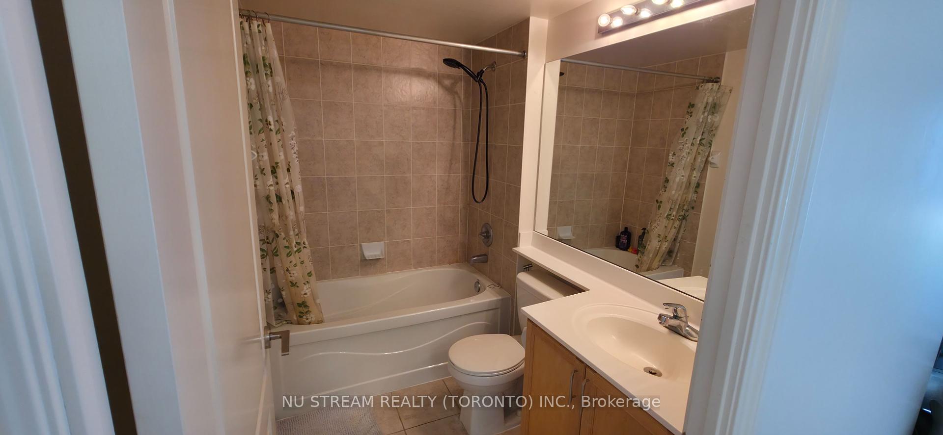 1 Bedroom Condo at 60 Town Centre, Toronto For sale