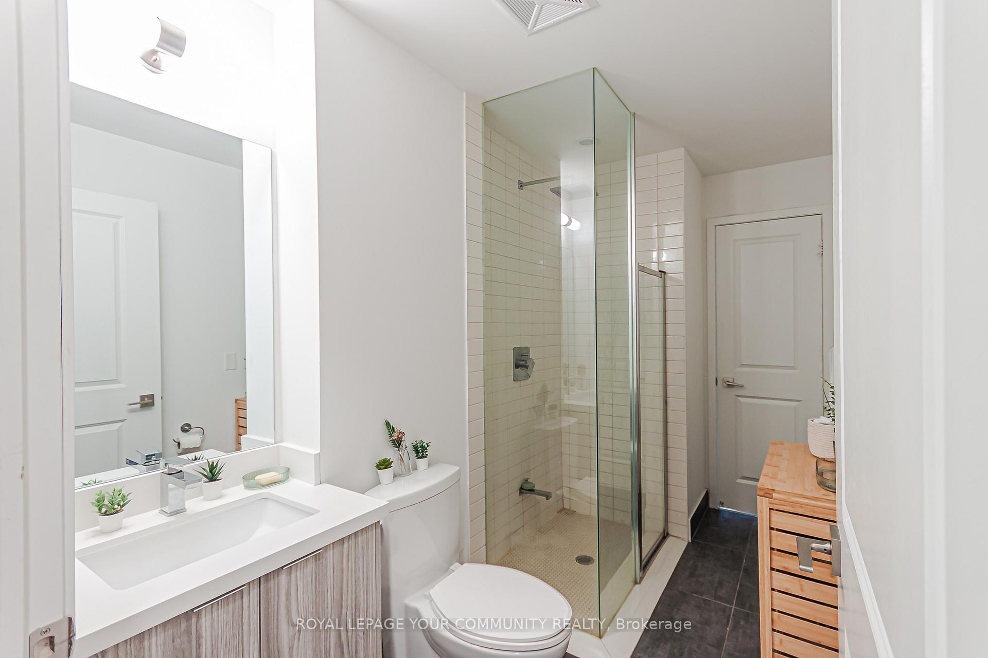 2 Bedrooms Condo at 2916 Highway 7,  Vaughan For sale