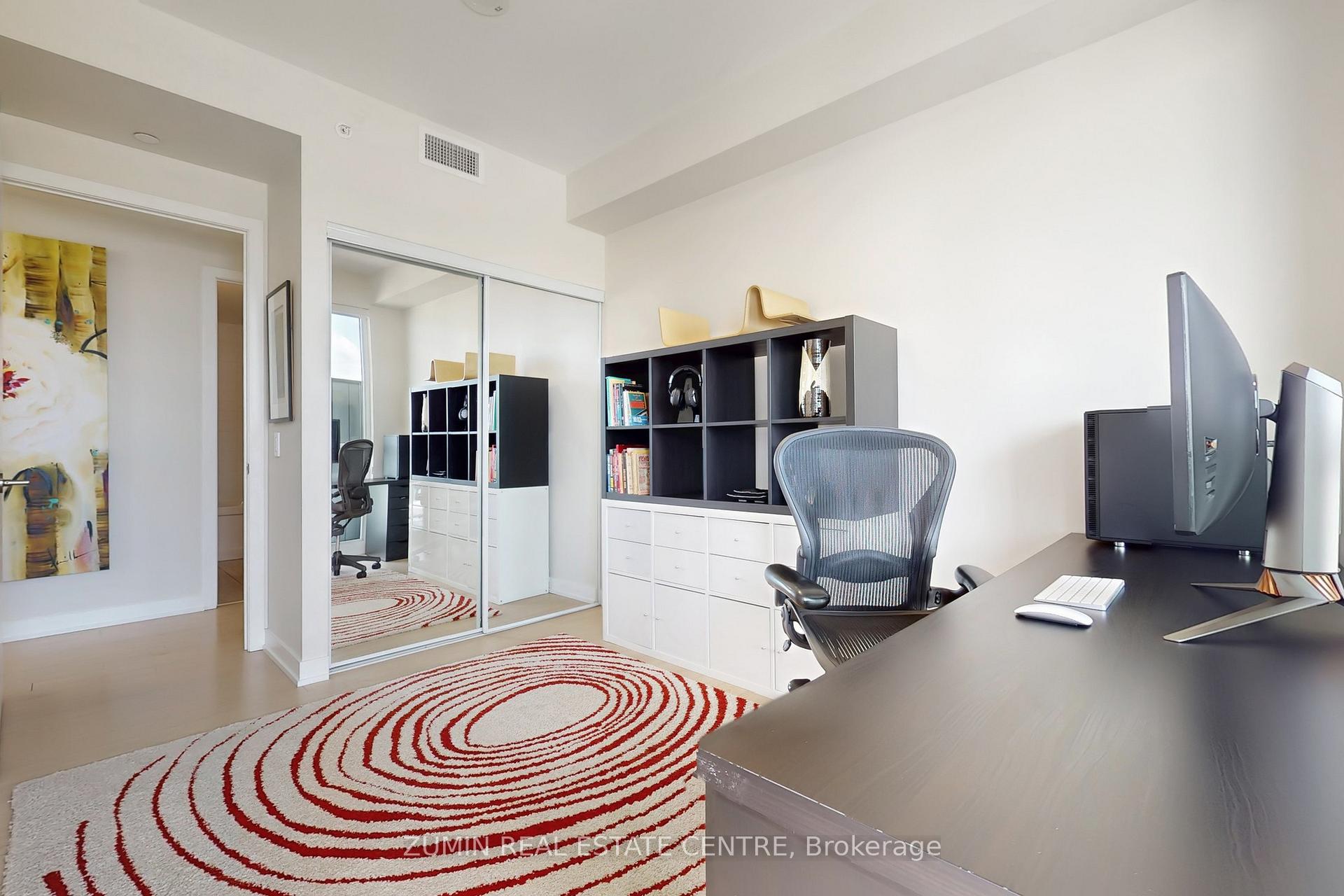 3 Bedrooms Condo at 10 Park Lawn, Toronto For sale