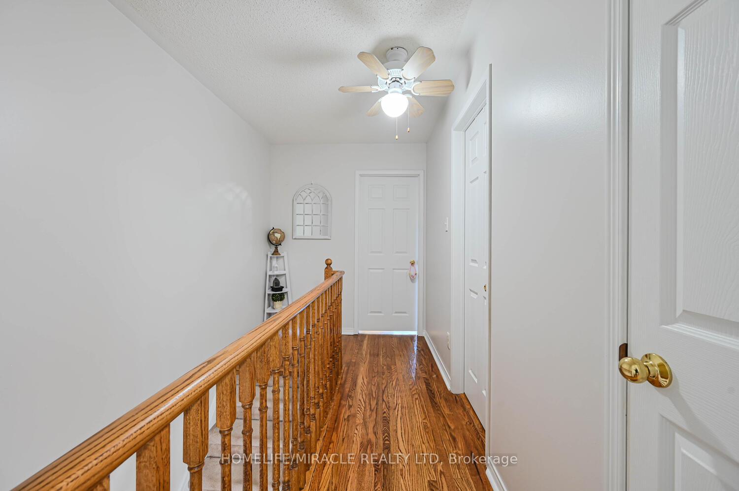 2 Bedrooms Condo at 5255 Guildwood, Mississauga For sale