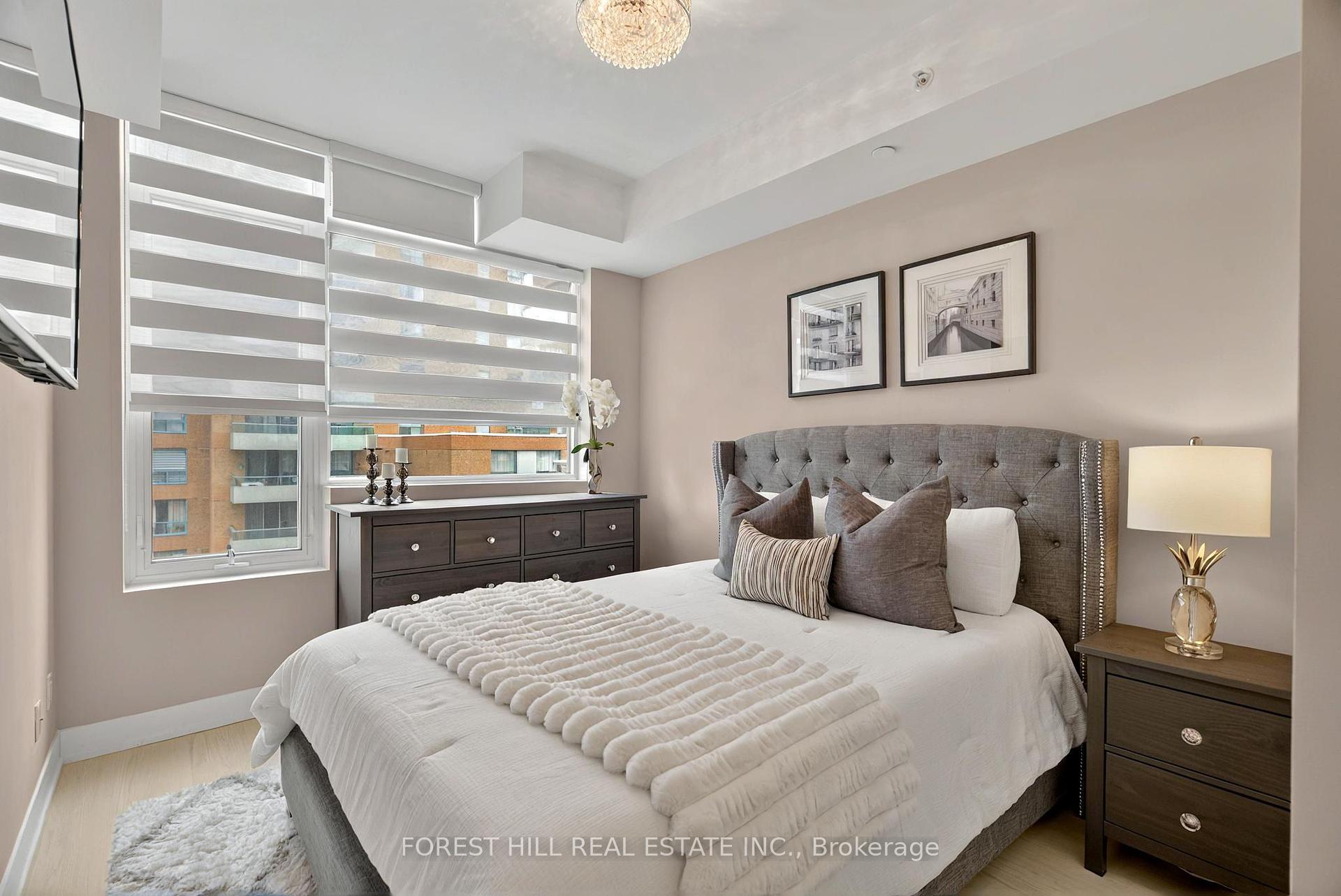 2 Bedrooms Condo at 68 Merton, Toronto For sale