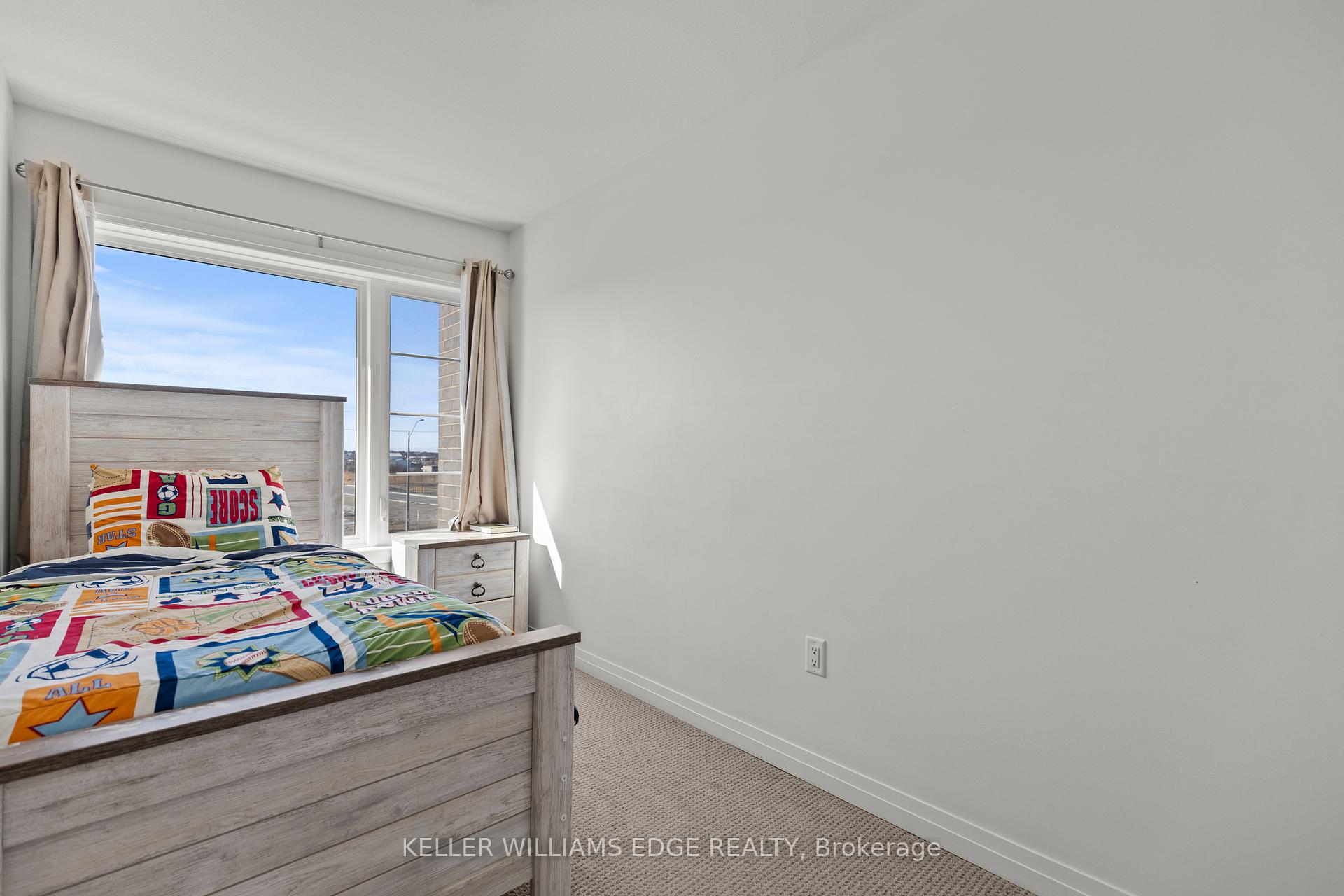 3 Bedrooms Condo at 30 Time Square, Hamilton For sale