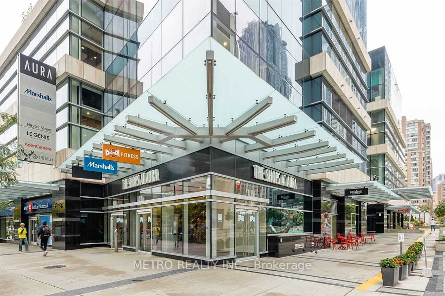 384 Yonge