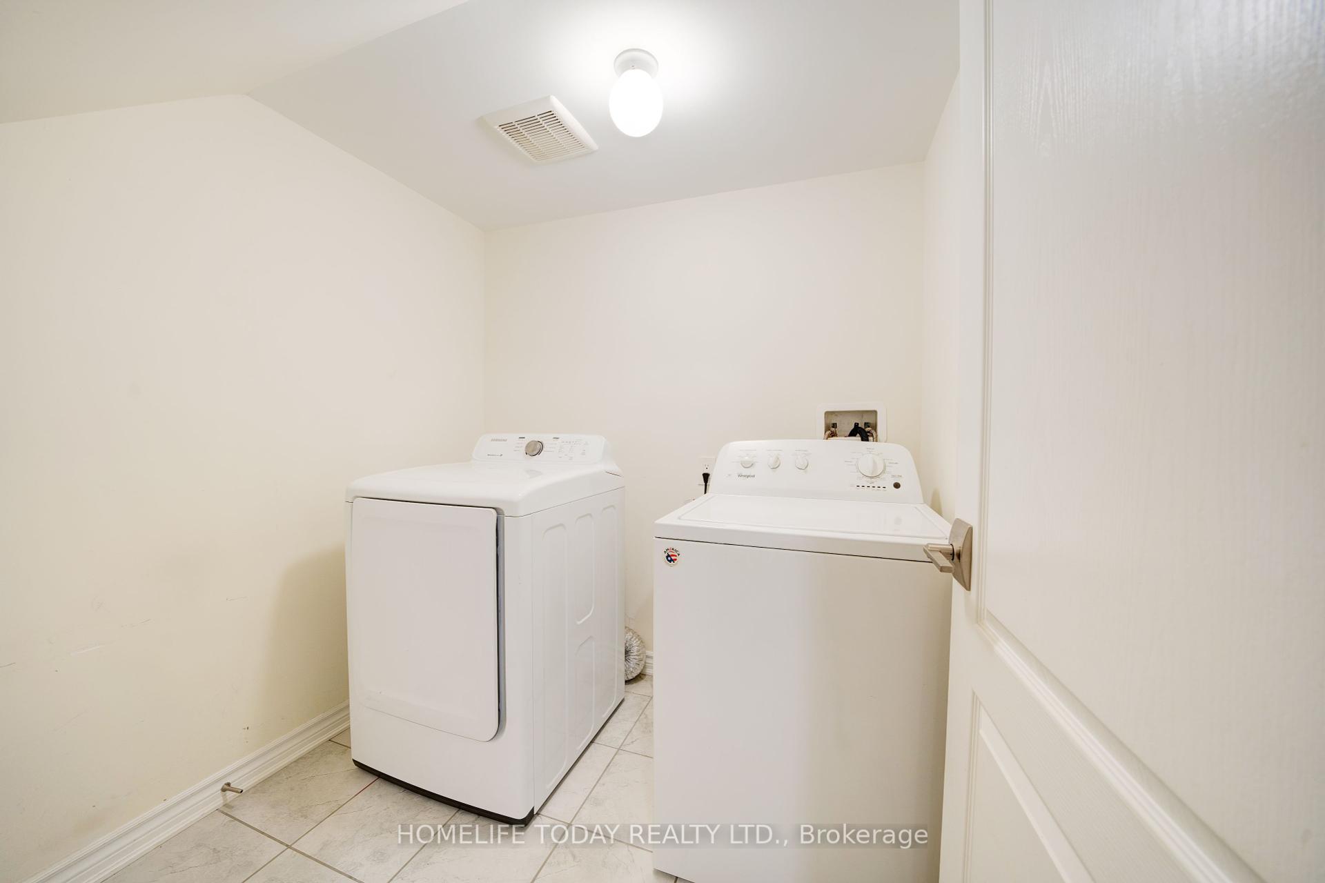 3 Bedrooms Condo at 45 Heron Park, Toronto For sale