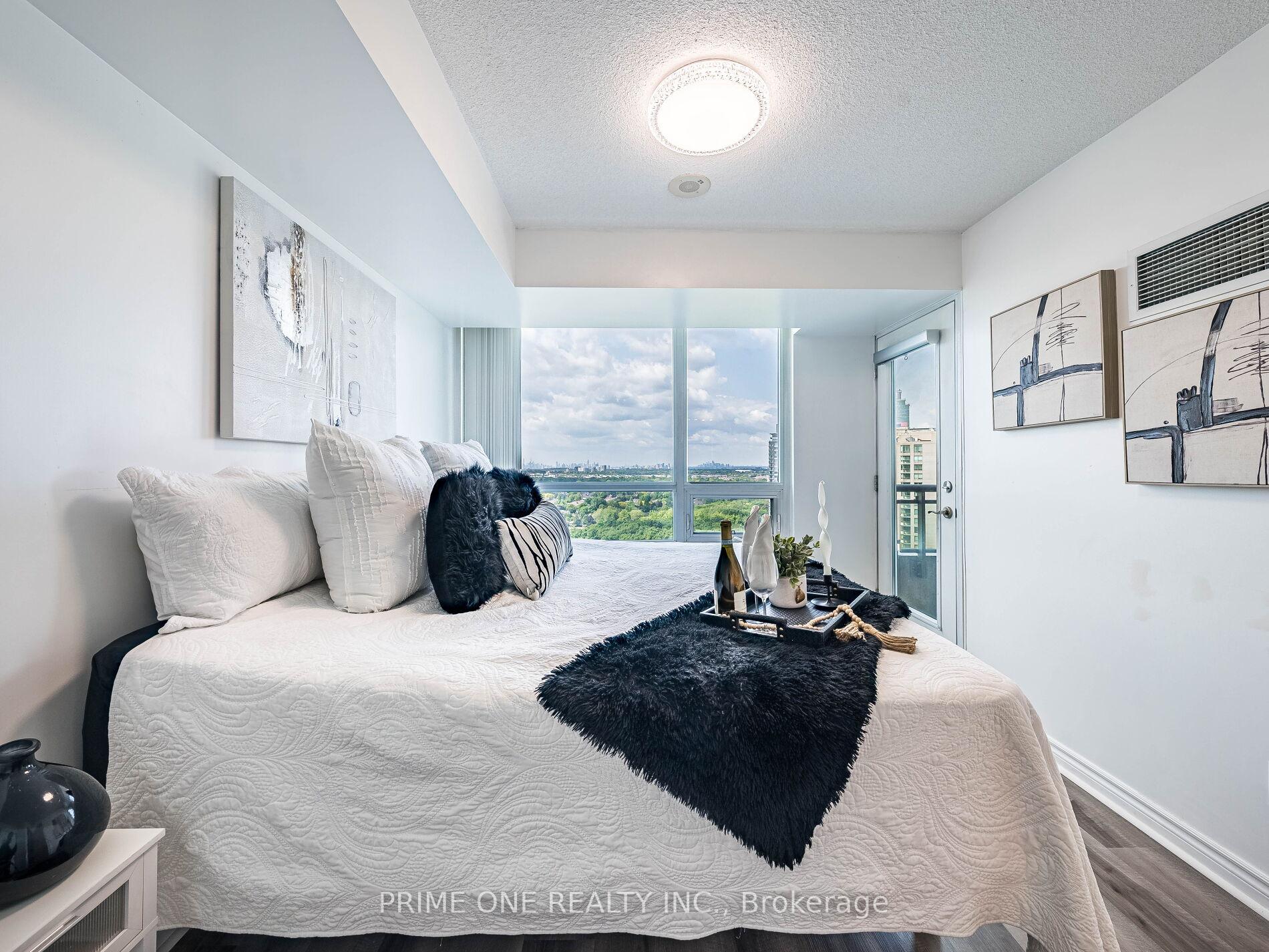 2 Bedrooms Condo at 88 Grangeway, Toronto For sale