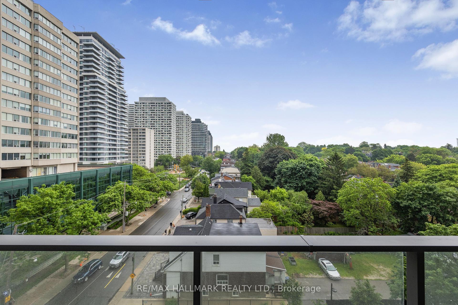 2 Bedrooms Condo at 5 Soudan, Toronto For sale
