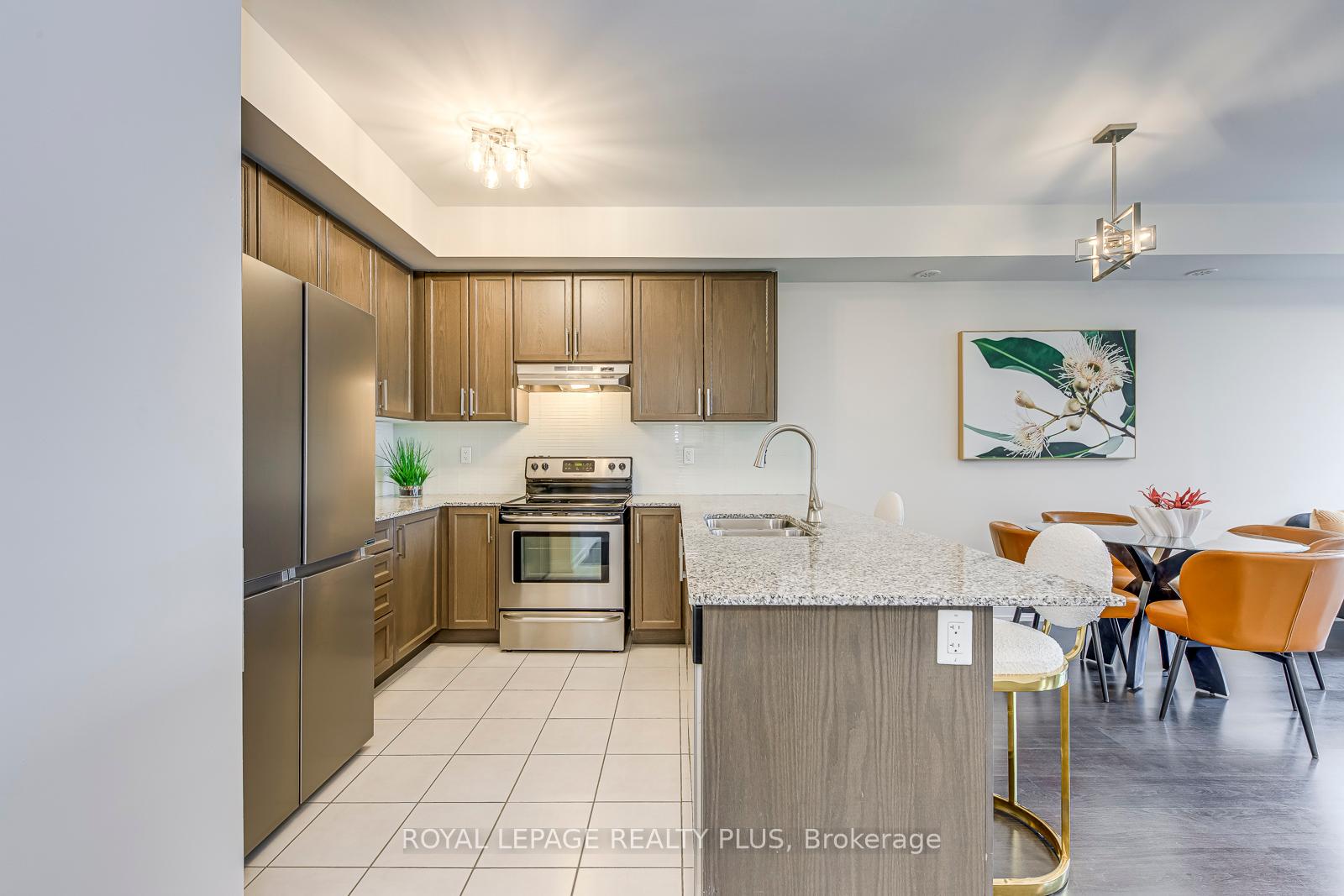 2 Bedrooms Condo at 10 Drummond, Toronto For sale