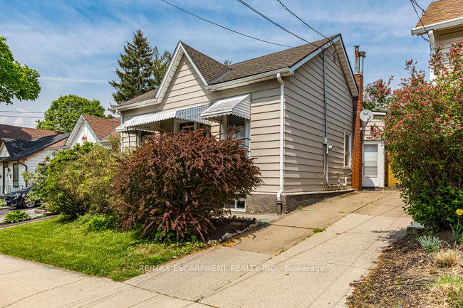 12 Lochearne Street, Hamilton, ON L8R 1V8