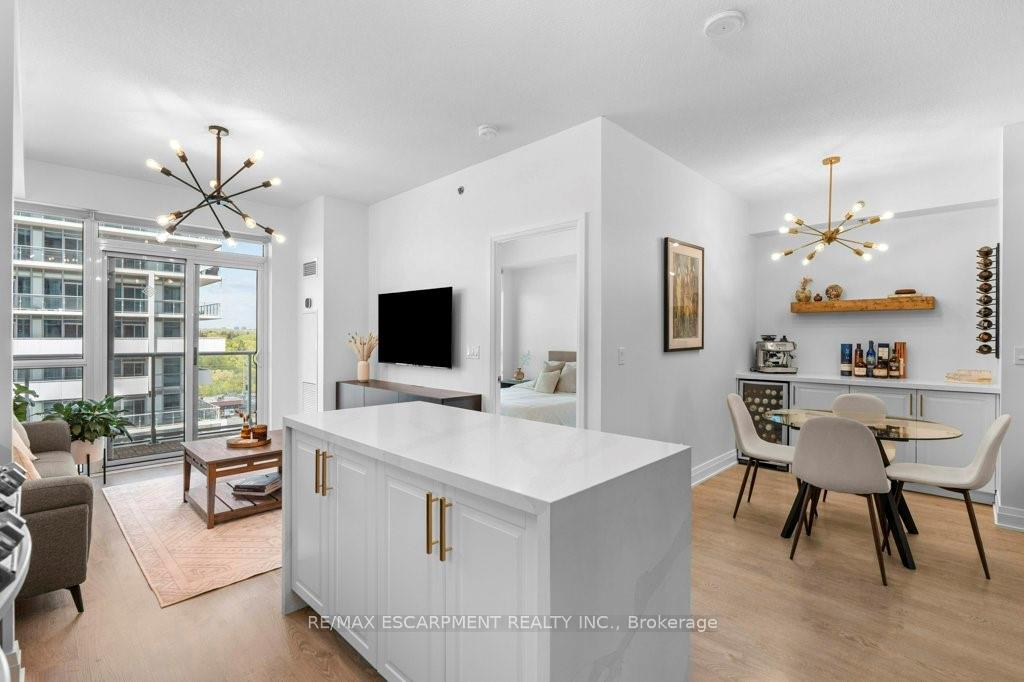1 Bedroom Condo at 55 Speers, Oakville For sale