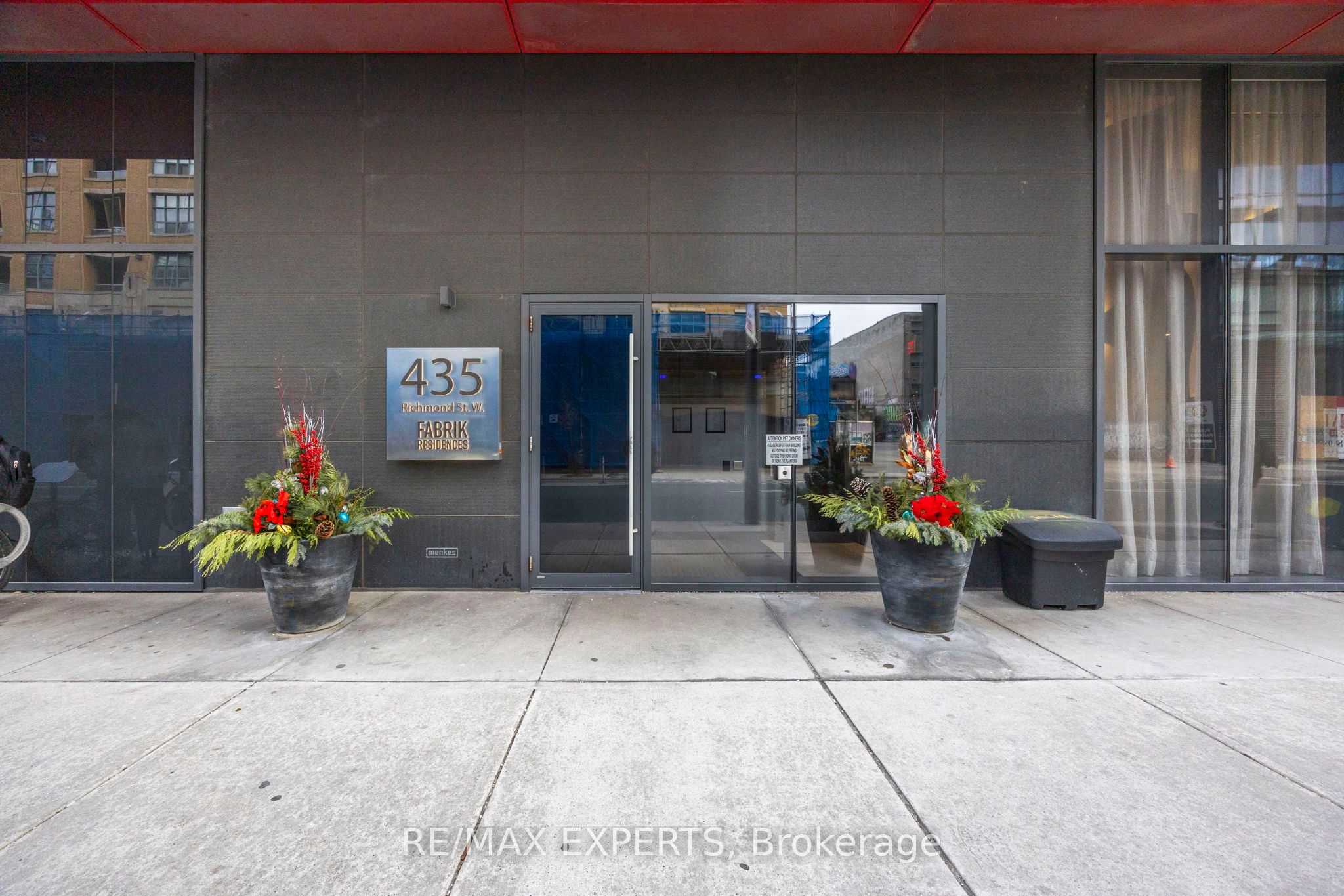 #802 - 435 Richmond Street, Toronto, ON M5V 0N3