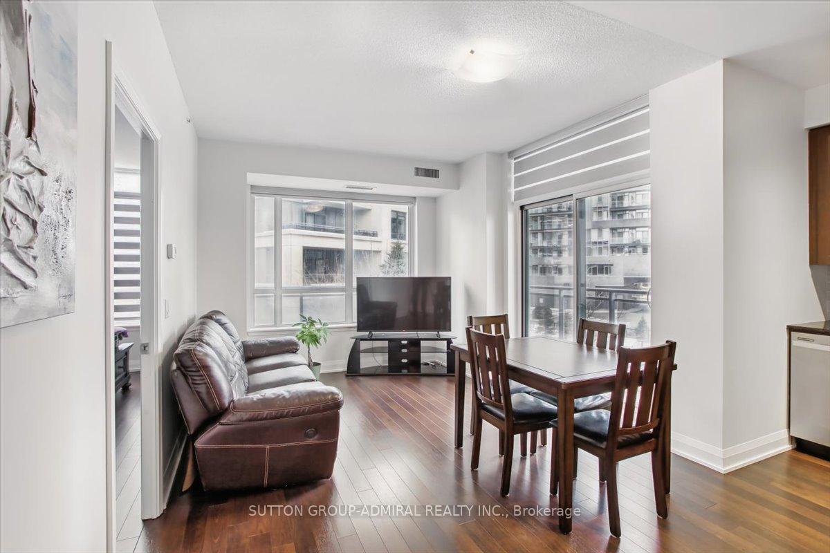 2 Bedrooms Condo at 95 North Park, Vaughan For sale