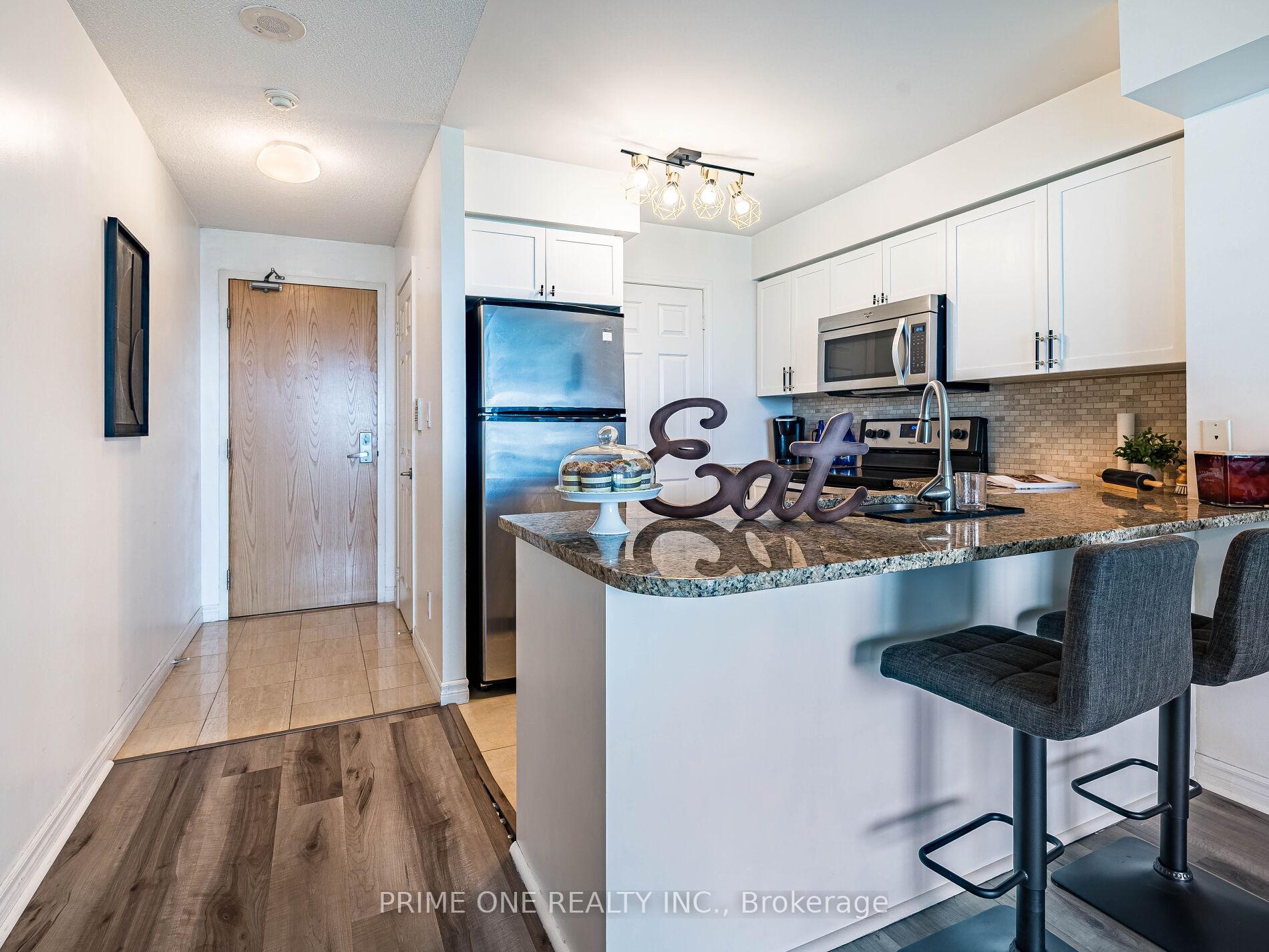 2 Bedrooms Condo at 88 Grangeway, Toronto For sale