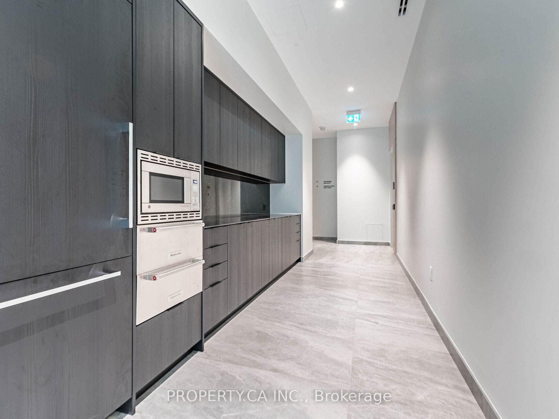 3 Bedrooms Condo at 86 Dundas, Mississauga For sale