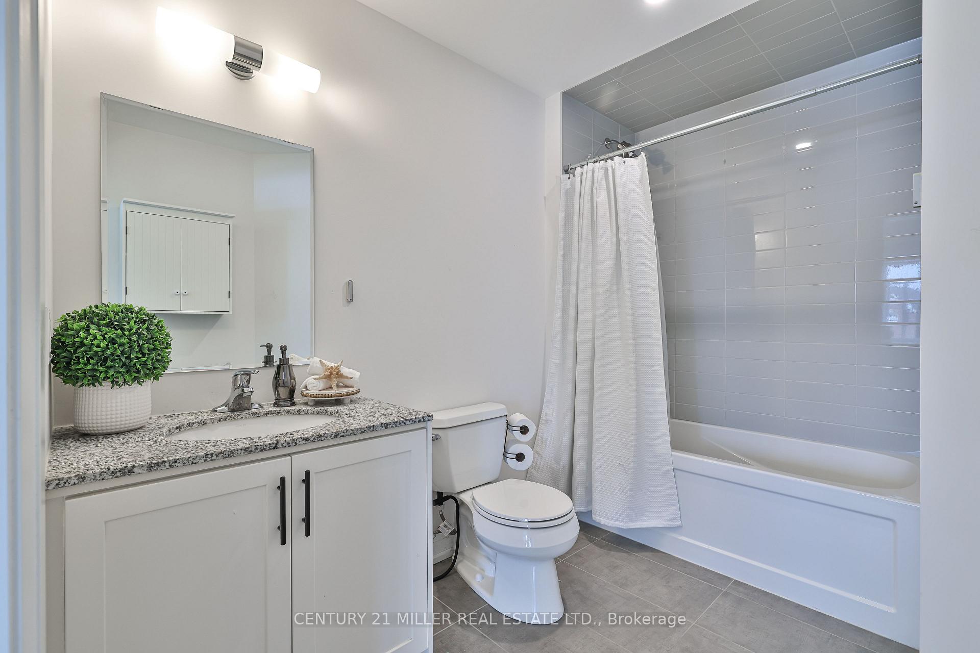 2 Bedrooms Condo at 4040 Upper Middle, Burlington For sale
