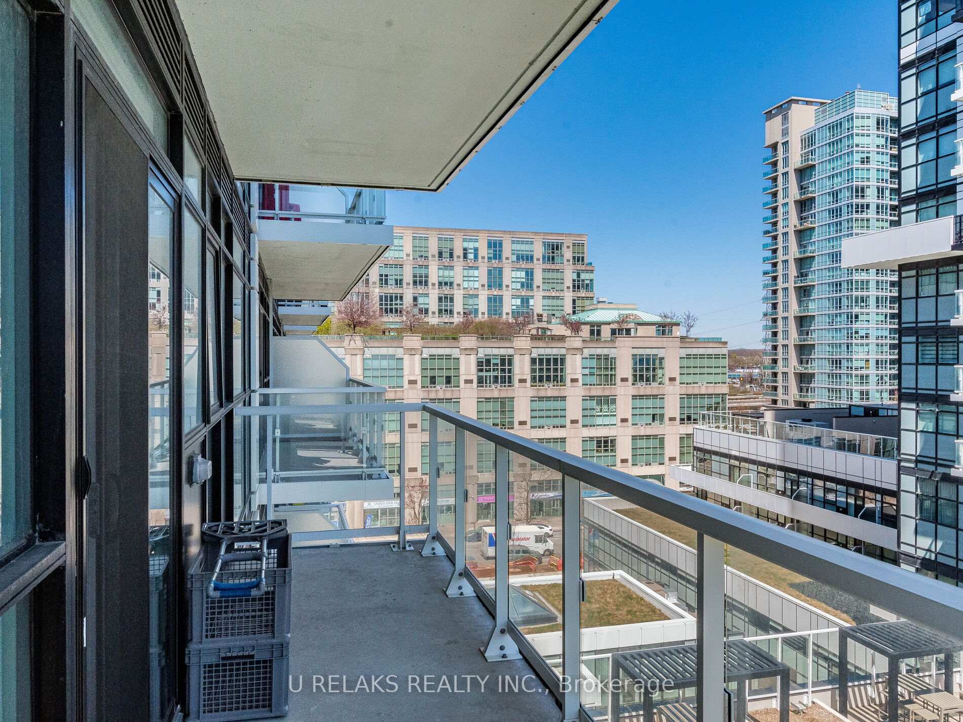 2 Bedrooms Condo at 251 Manitoba,  Toronto For sale