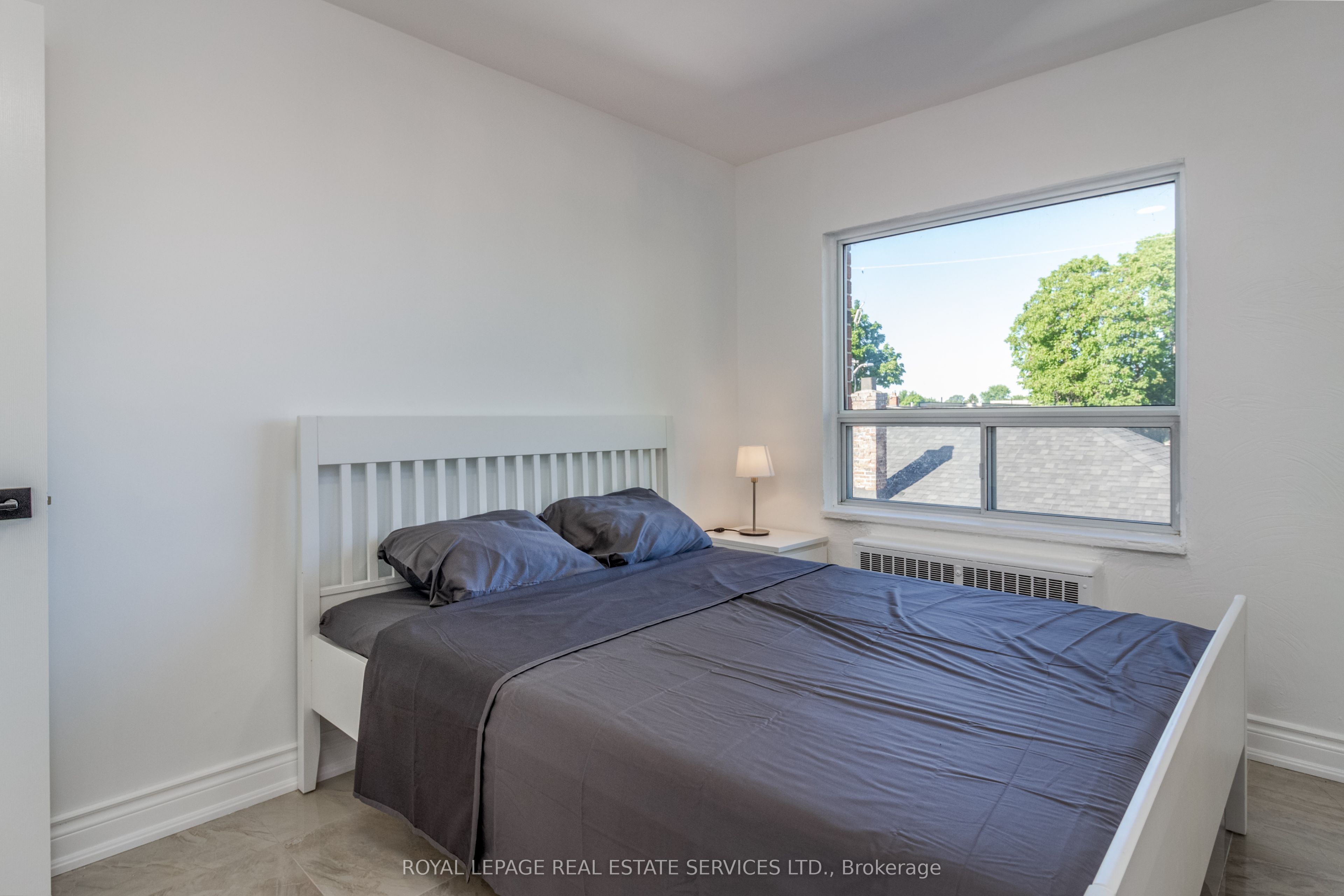 2709 Lake Shore Boulevard W