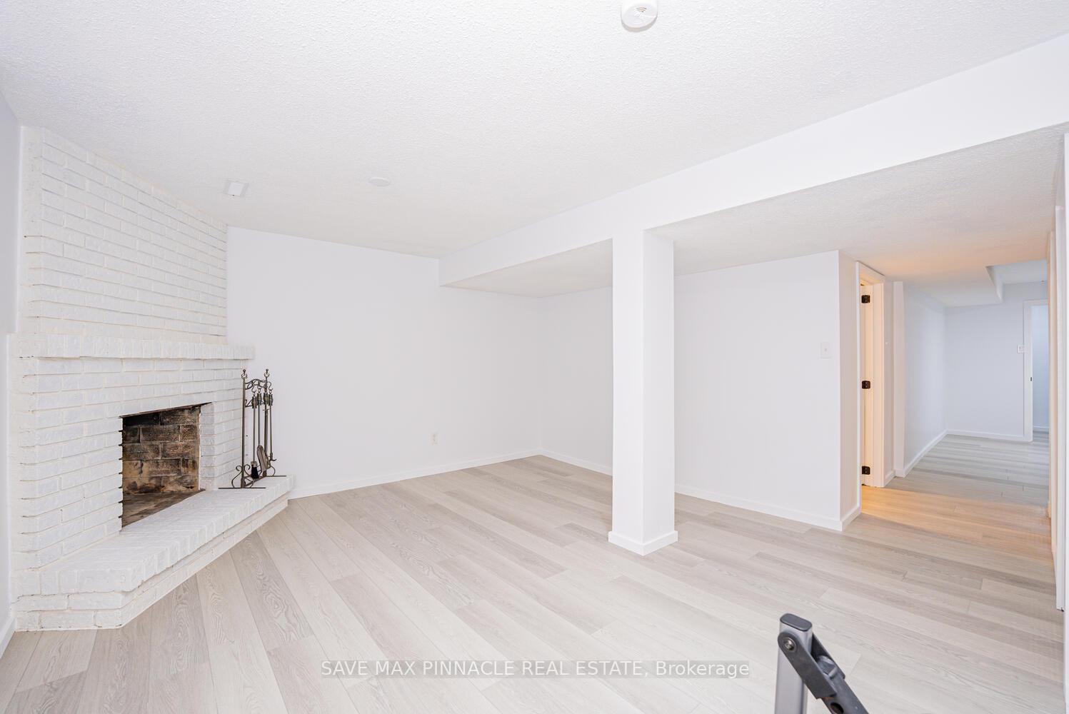 4 Bedrooms Condo at 2120 Rathburn,  Mississauga For sale