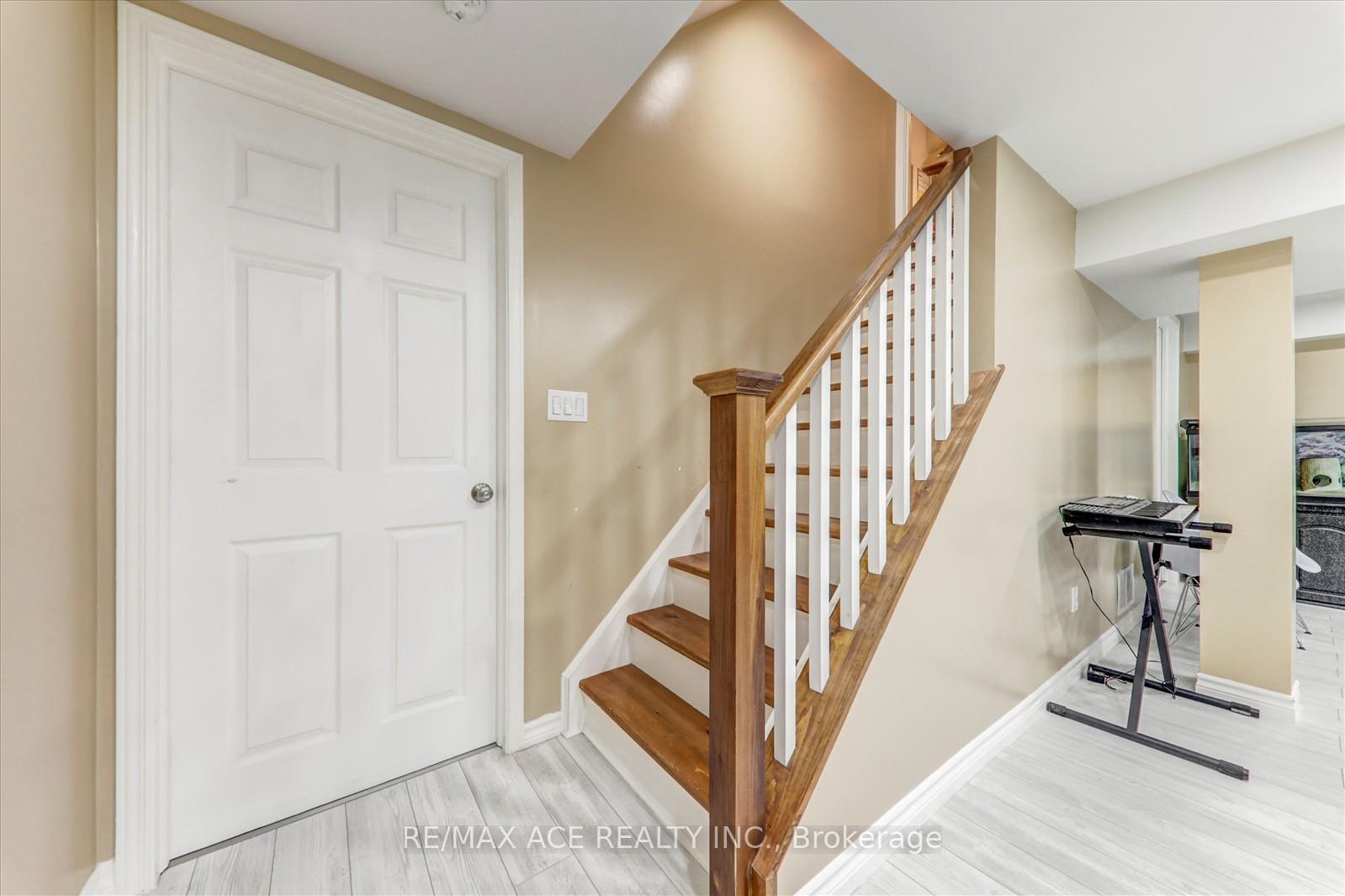 3 Bedrooms Condo at 82 St. Andrews, Hamilton For sale