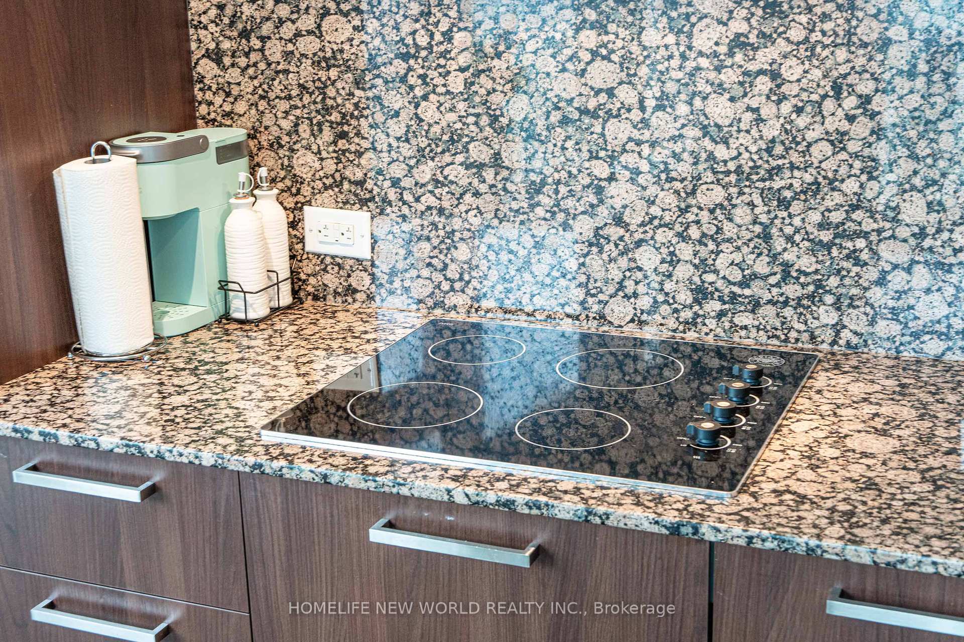 1 Bedroom Condo at 14 York, Toronto For sale
