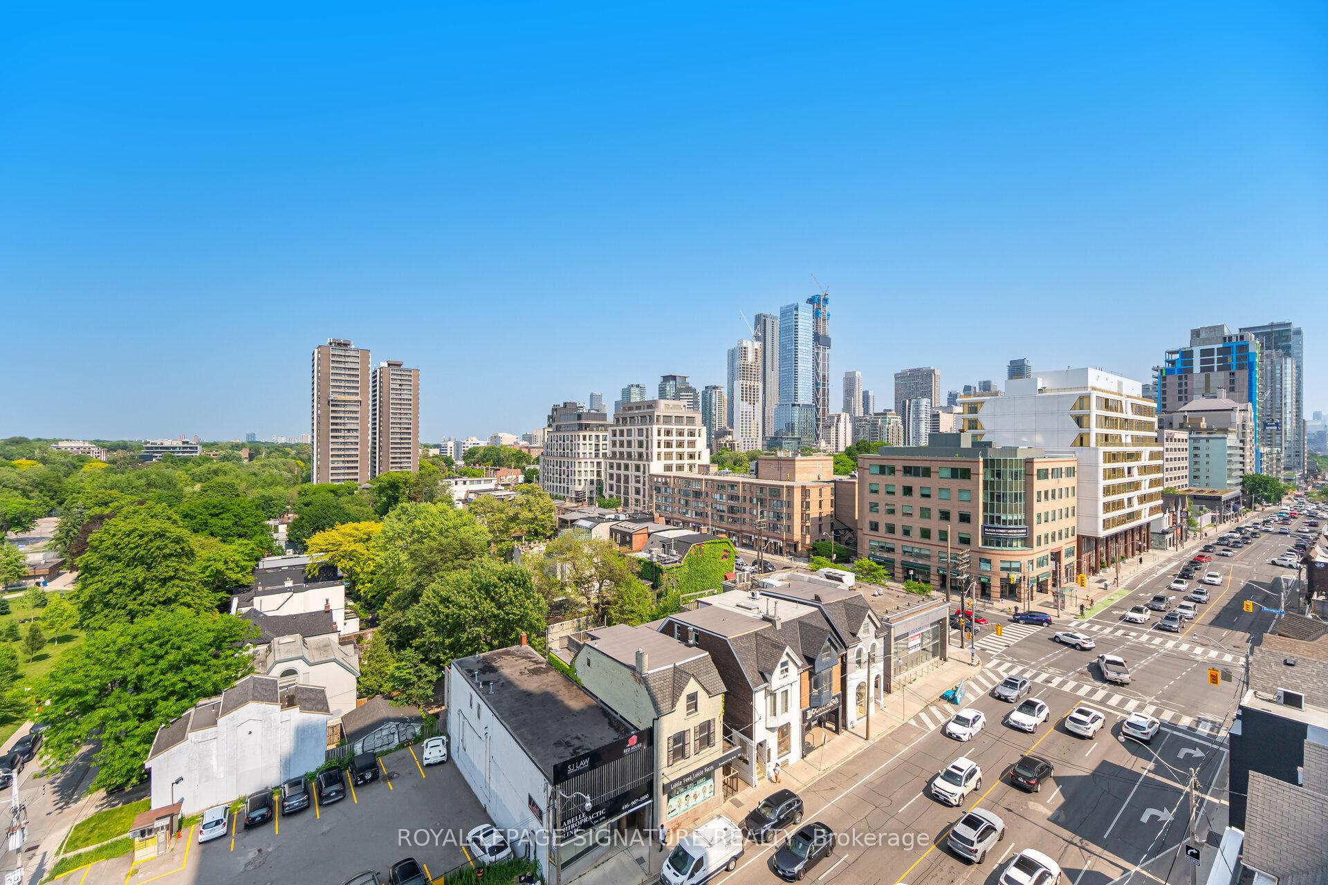 2 Bedrooms Condo at 170 Avenue, Toronto For sale