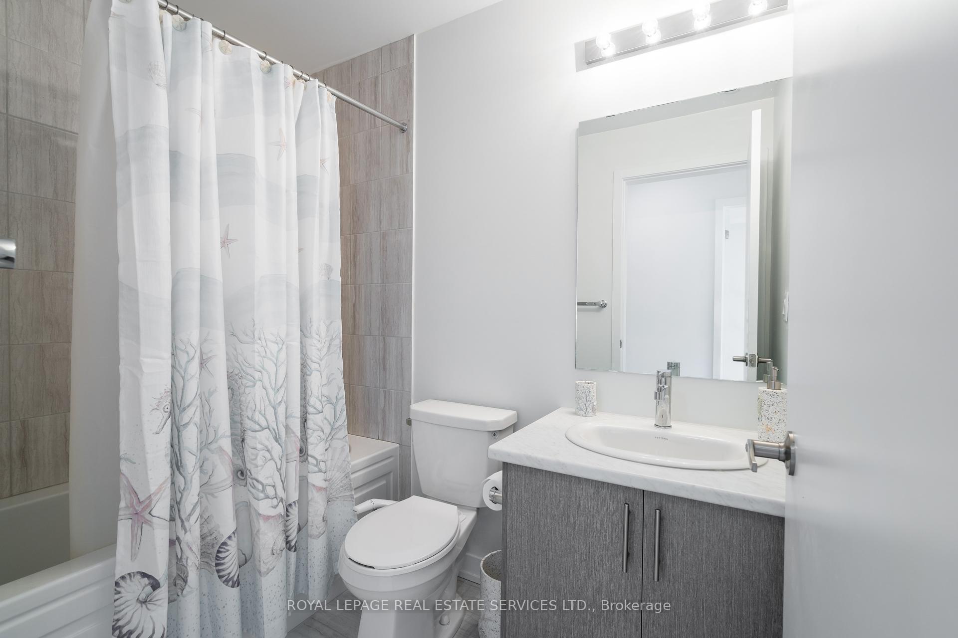 2 Bedrooms Condo at 3415 RIDGEWAY, Mississauga For sale