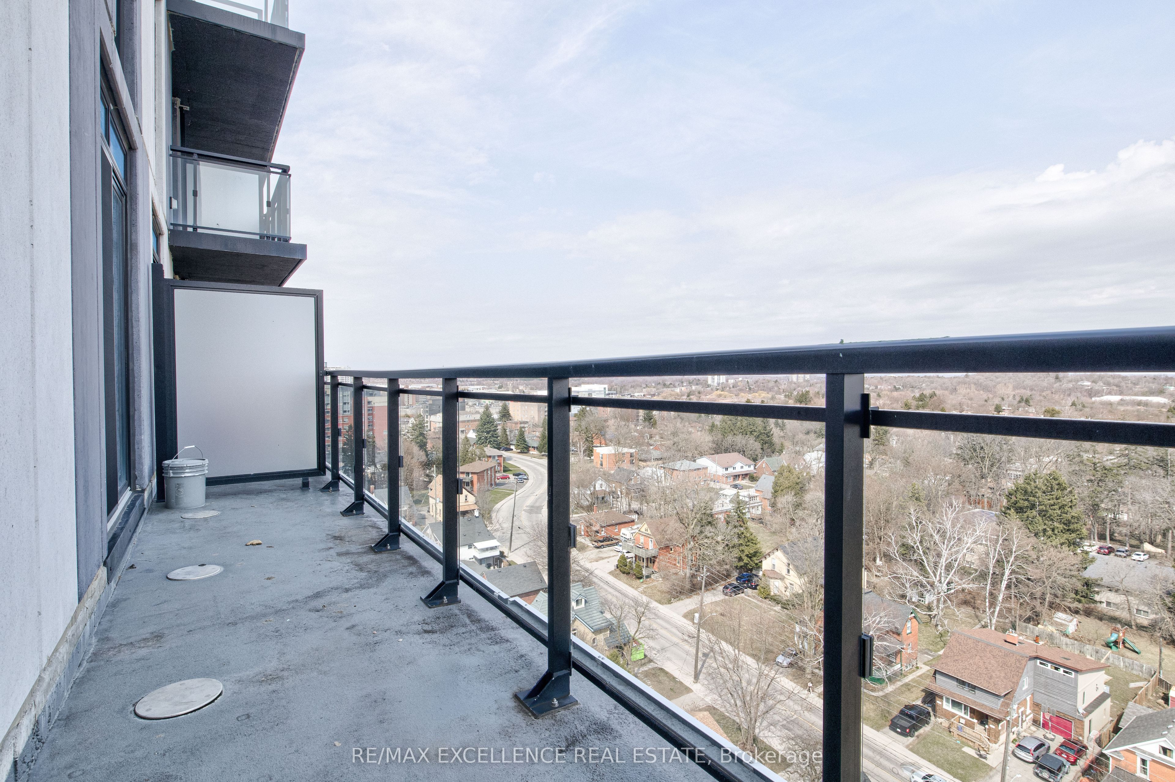 128 King Street N, #1402