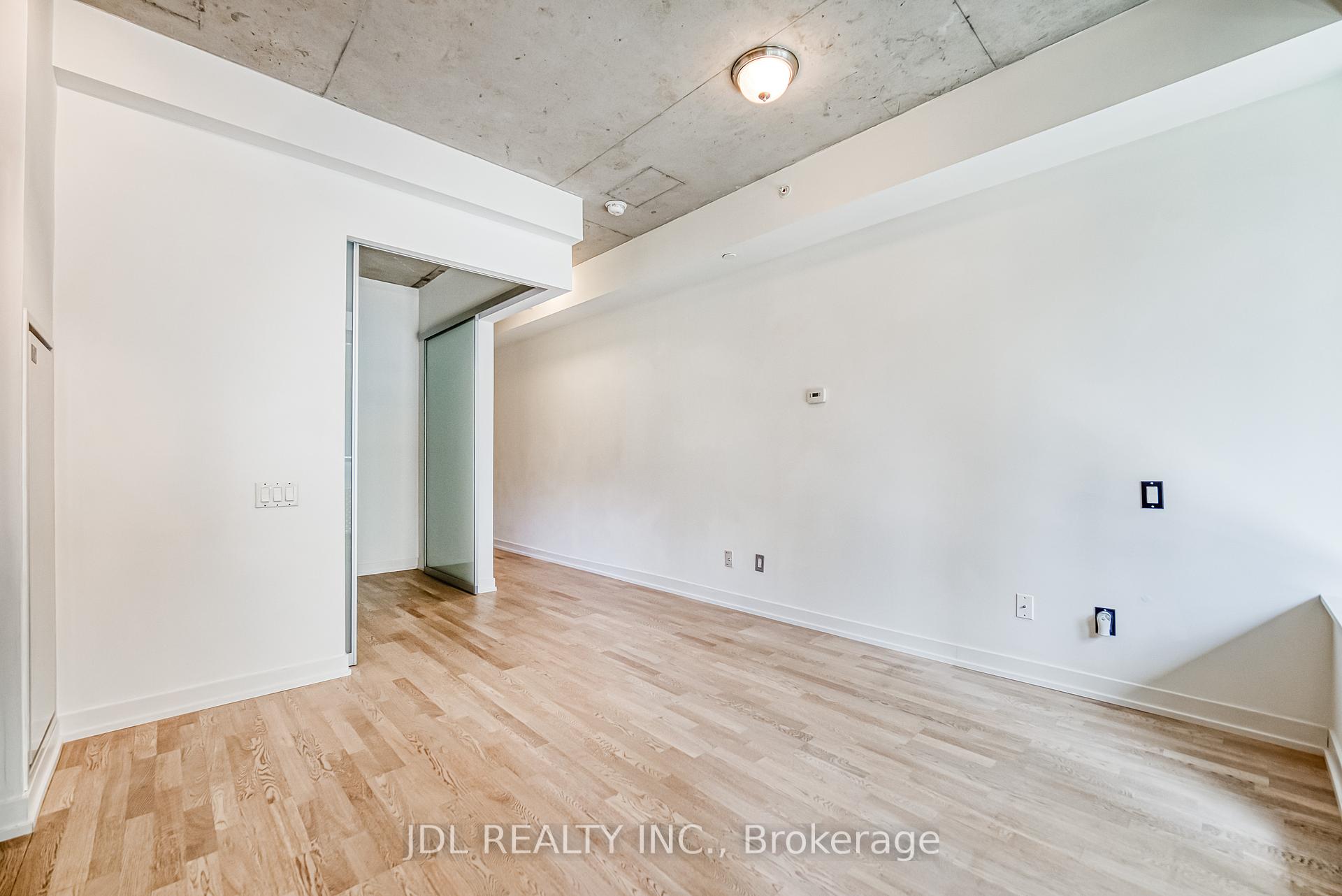 1 Bedroom Condo at 461 Adelaide, Toronto For sale
