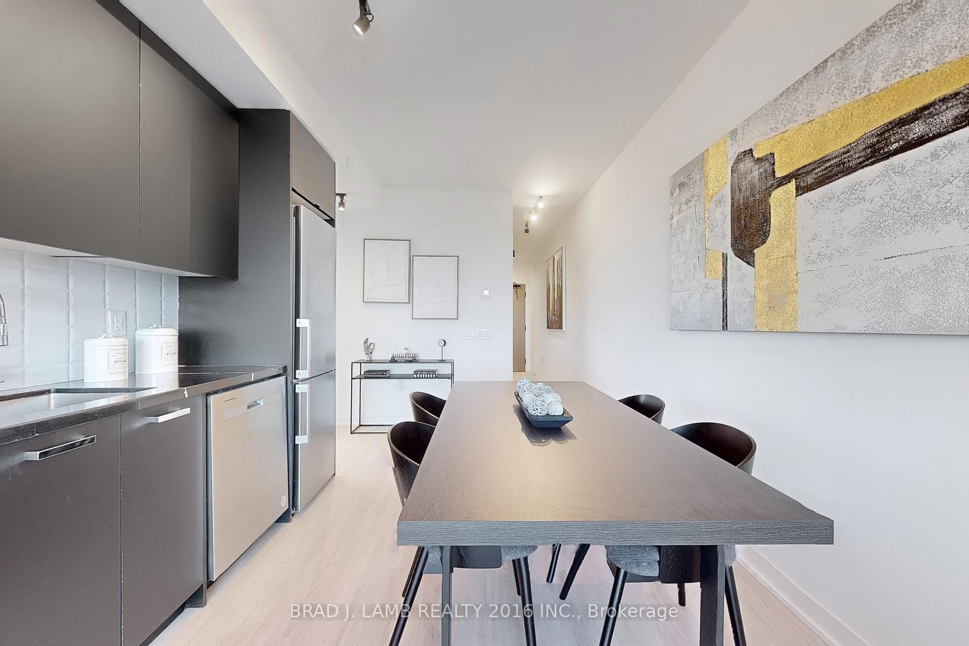 2 Bedrooms Condo at 195 McCaul, Toronto For sale