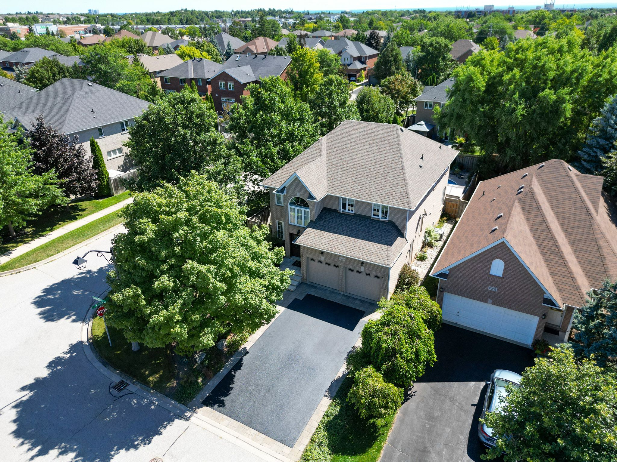 2048 Heatherwood Drive