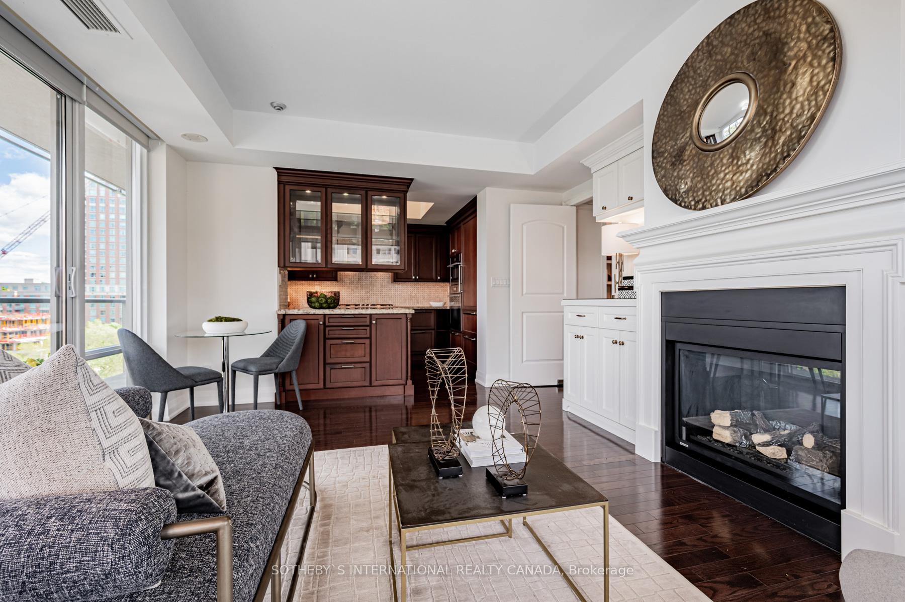 2 Bedrooms Condo at 1 Bedford,  Toronto For sale