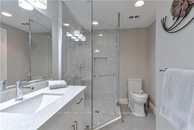 3 Bedrooms Condo at 121 Woodbridge, Vaughan For sale