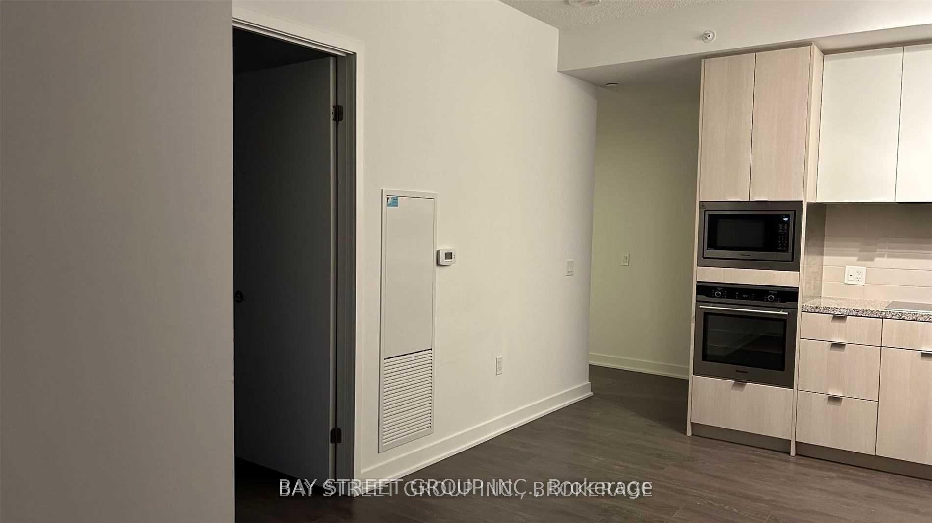 3 Bedrooms Condo at 115 Blue Jays, Toronto For sale