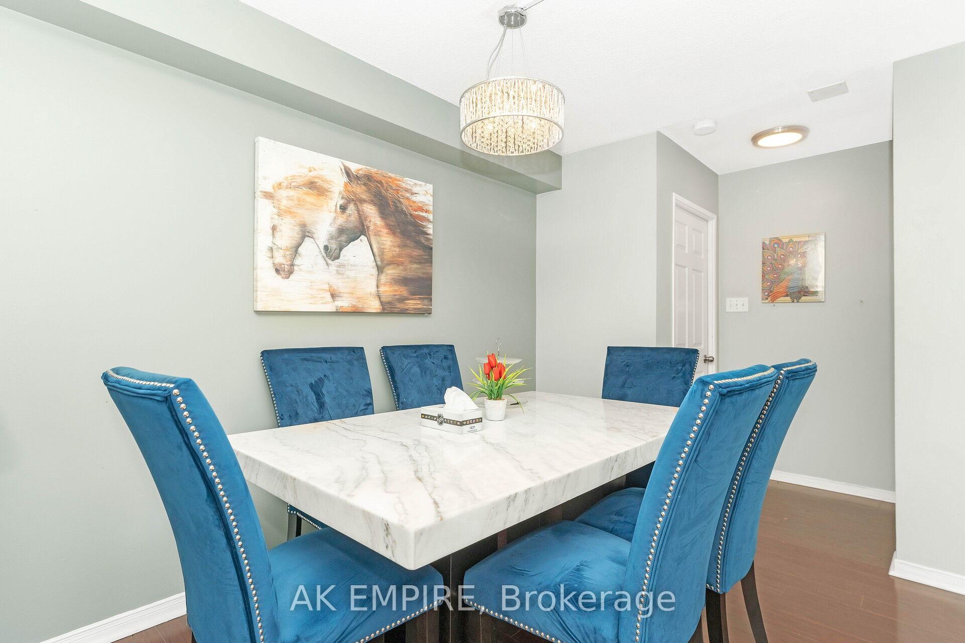 3 Bedrooms Condo at 250 Webb, Mississauga For sale