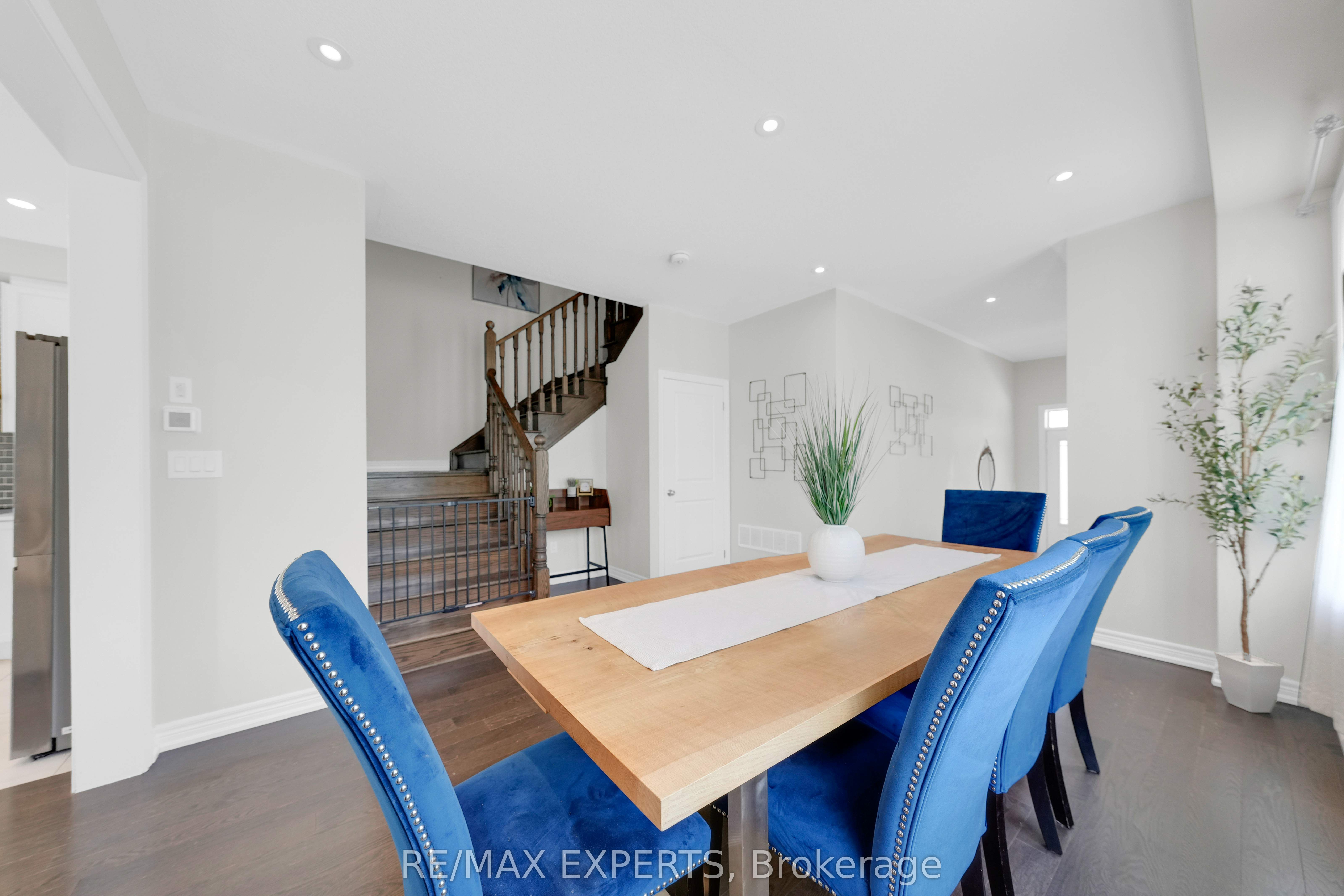 1 Clifford Crescent