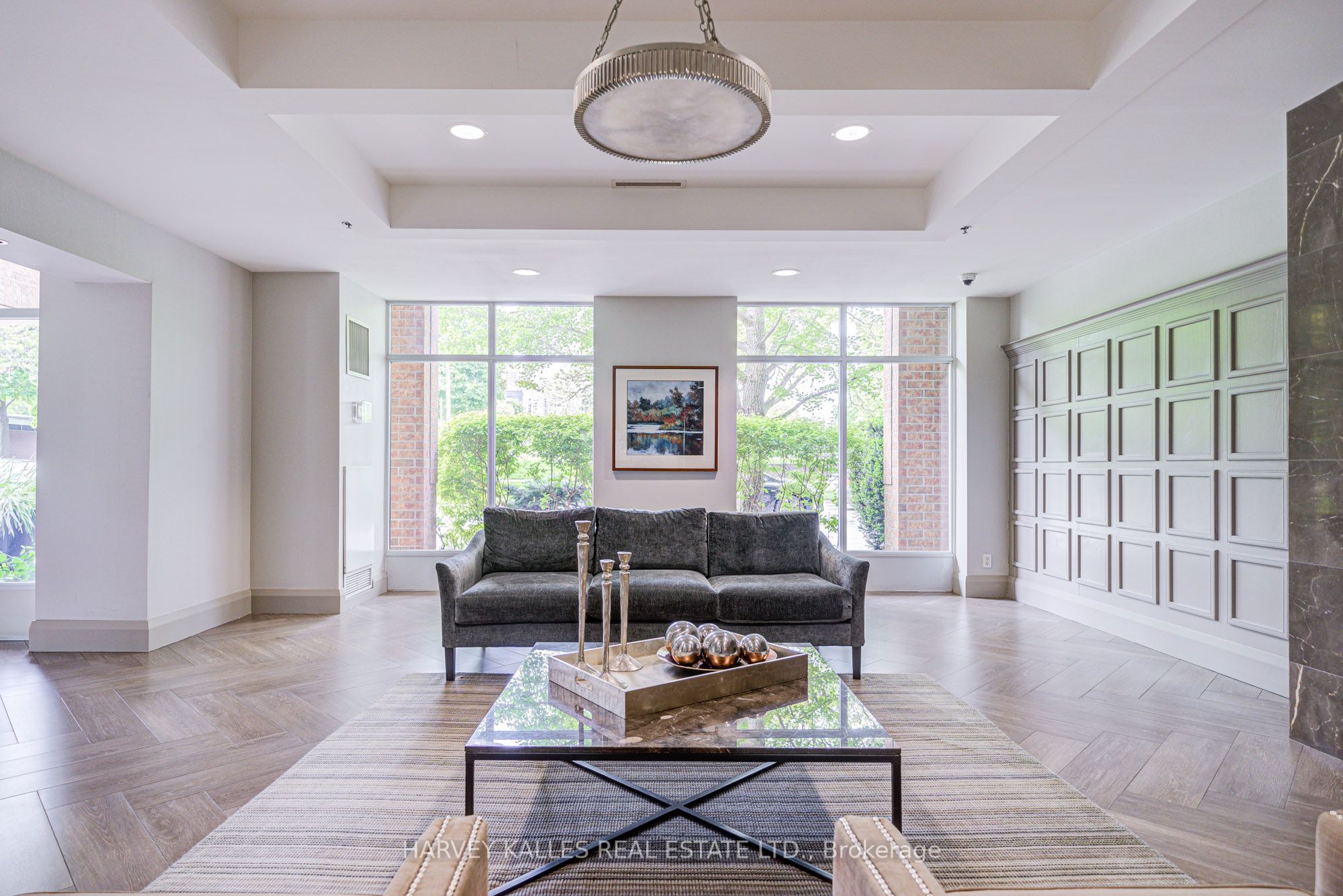 245 Davisville Avenue, #LPH01
