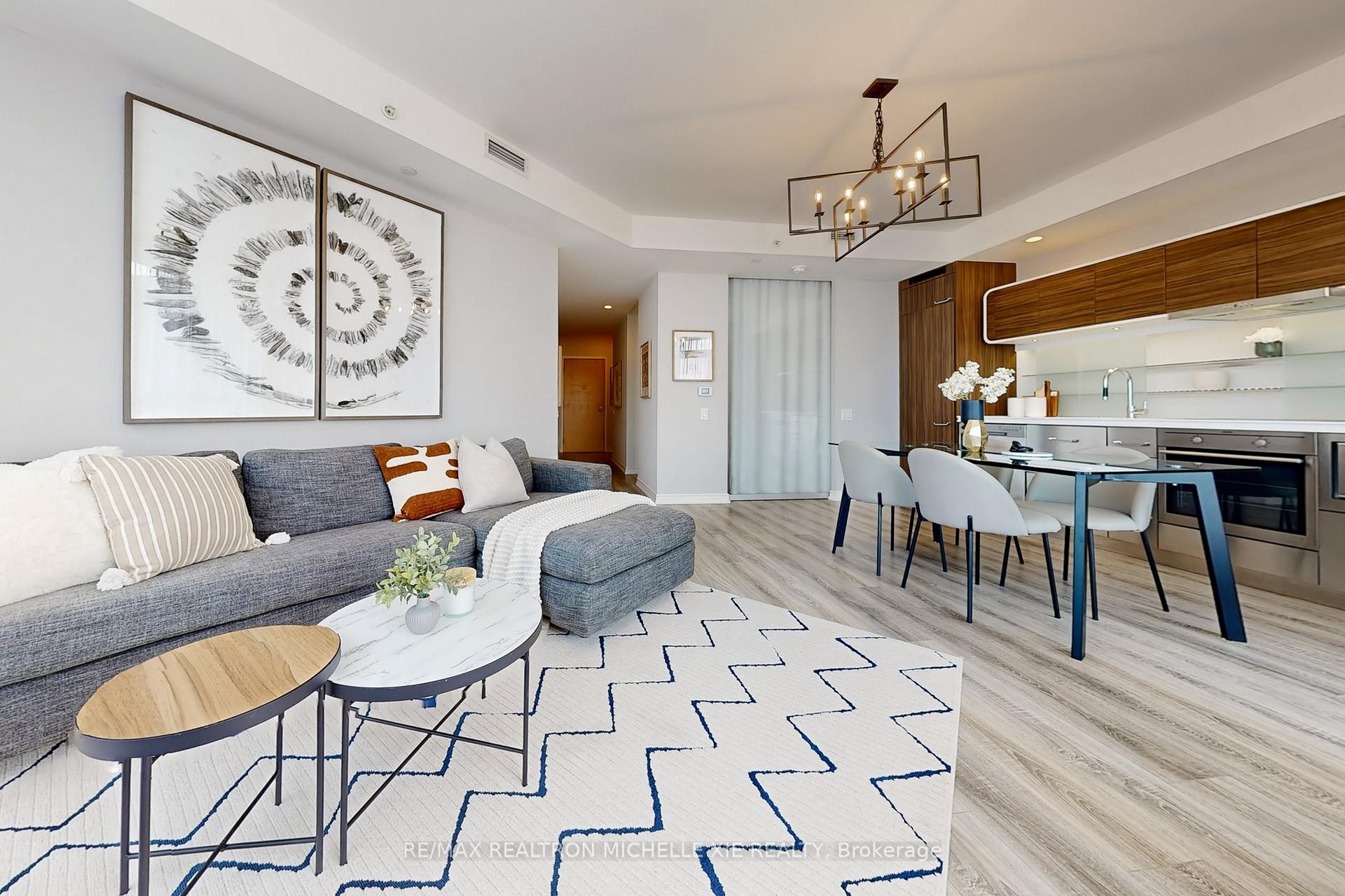 2 Bedrooms Condo at 45 Charles, Toronto For sale
