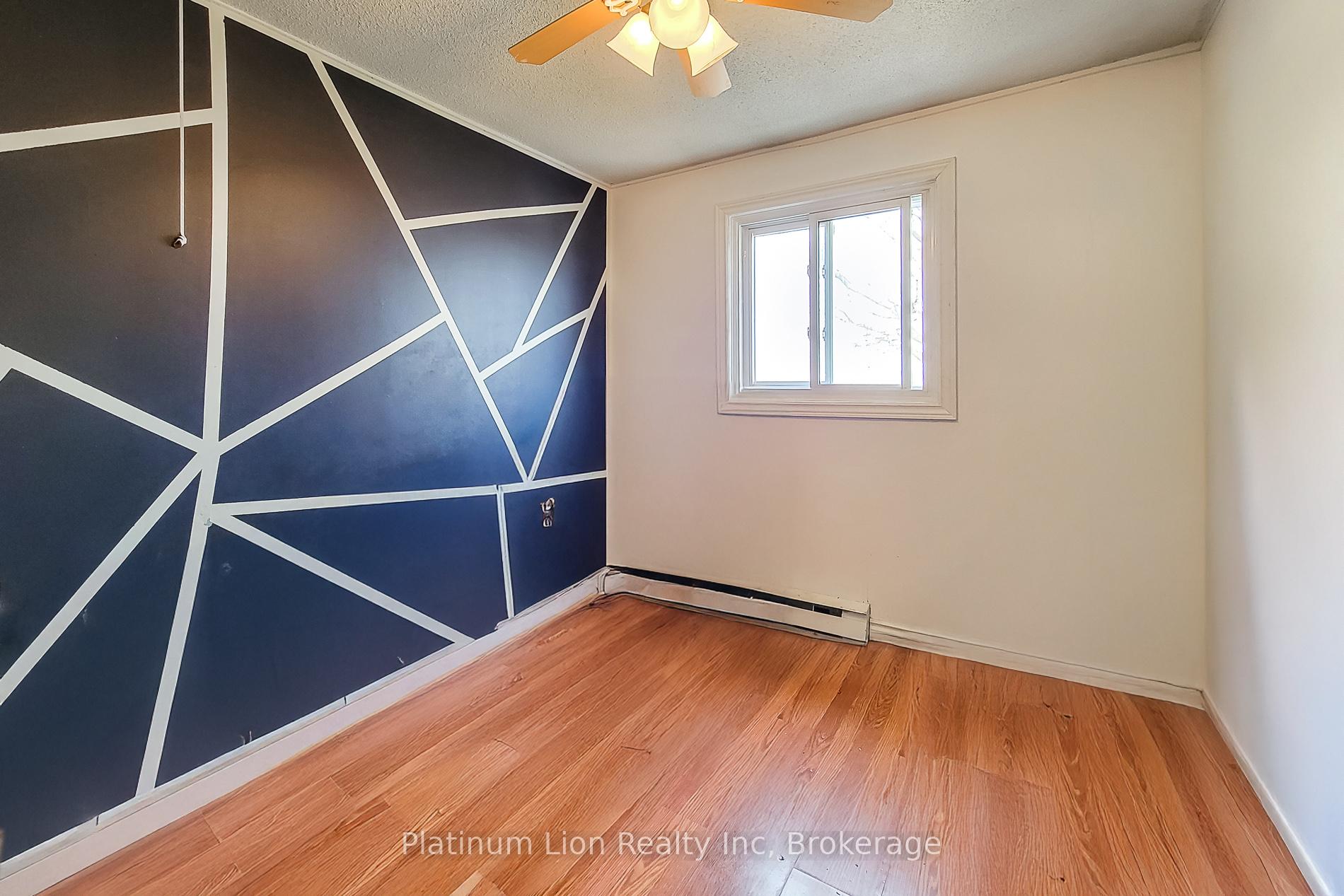 3 Bedrooms Condo at 1255 Upper Gage,  Hamilton For sale