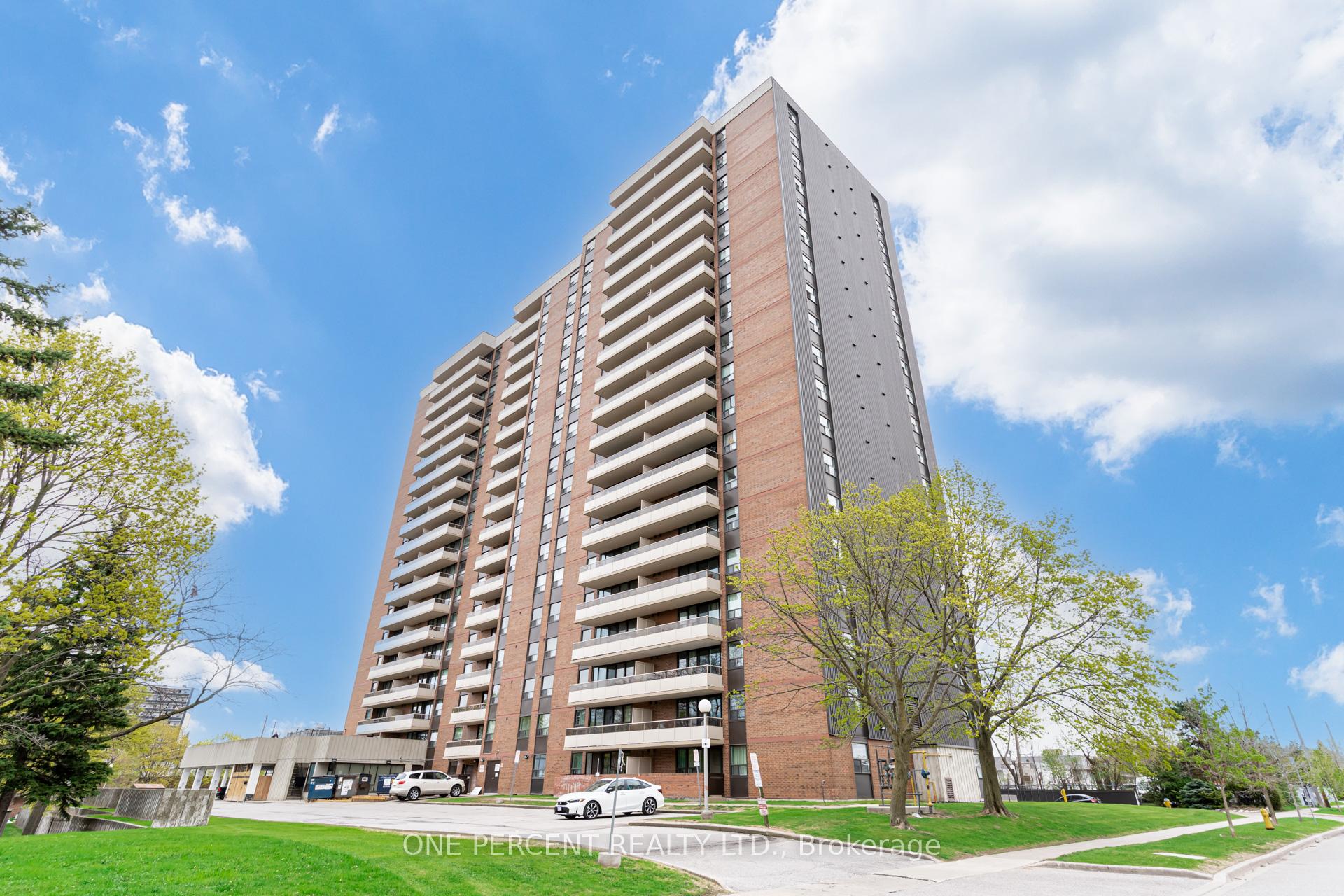3 Bedrooms Condo at 15 Torrance, Toronto For sale