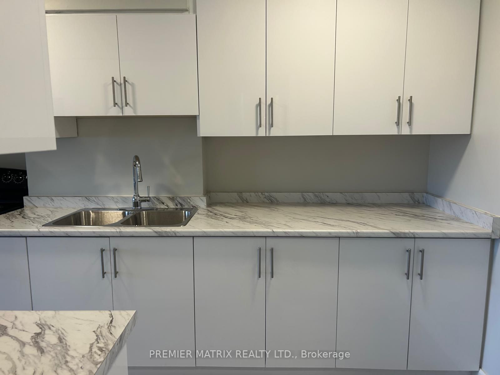 65 Thorncliffe Park Drive, #1404