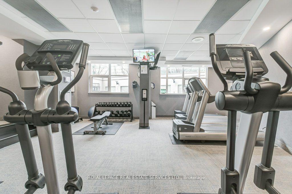 2 Bedrooms Condo at 10 Old York Mills, Toronto For sale